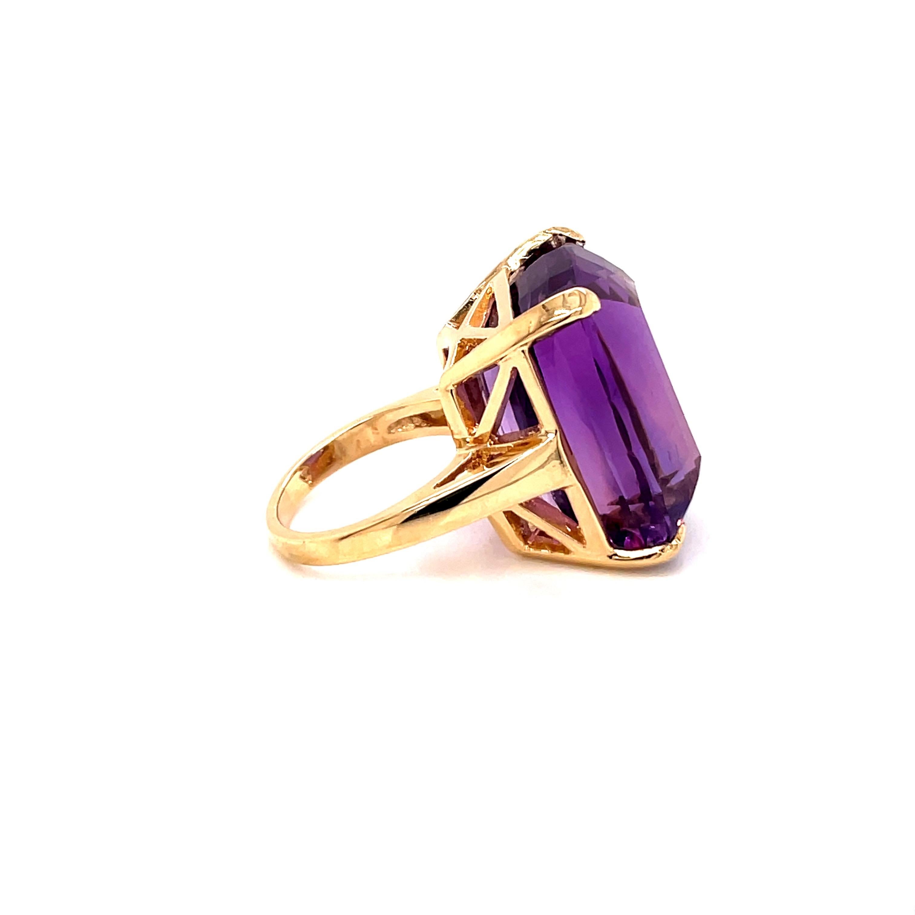 Vintage 1970's 35ct Cushion Cut Amethyst Ring In Good Condition In Boston, MA