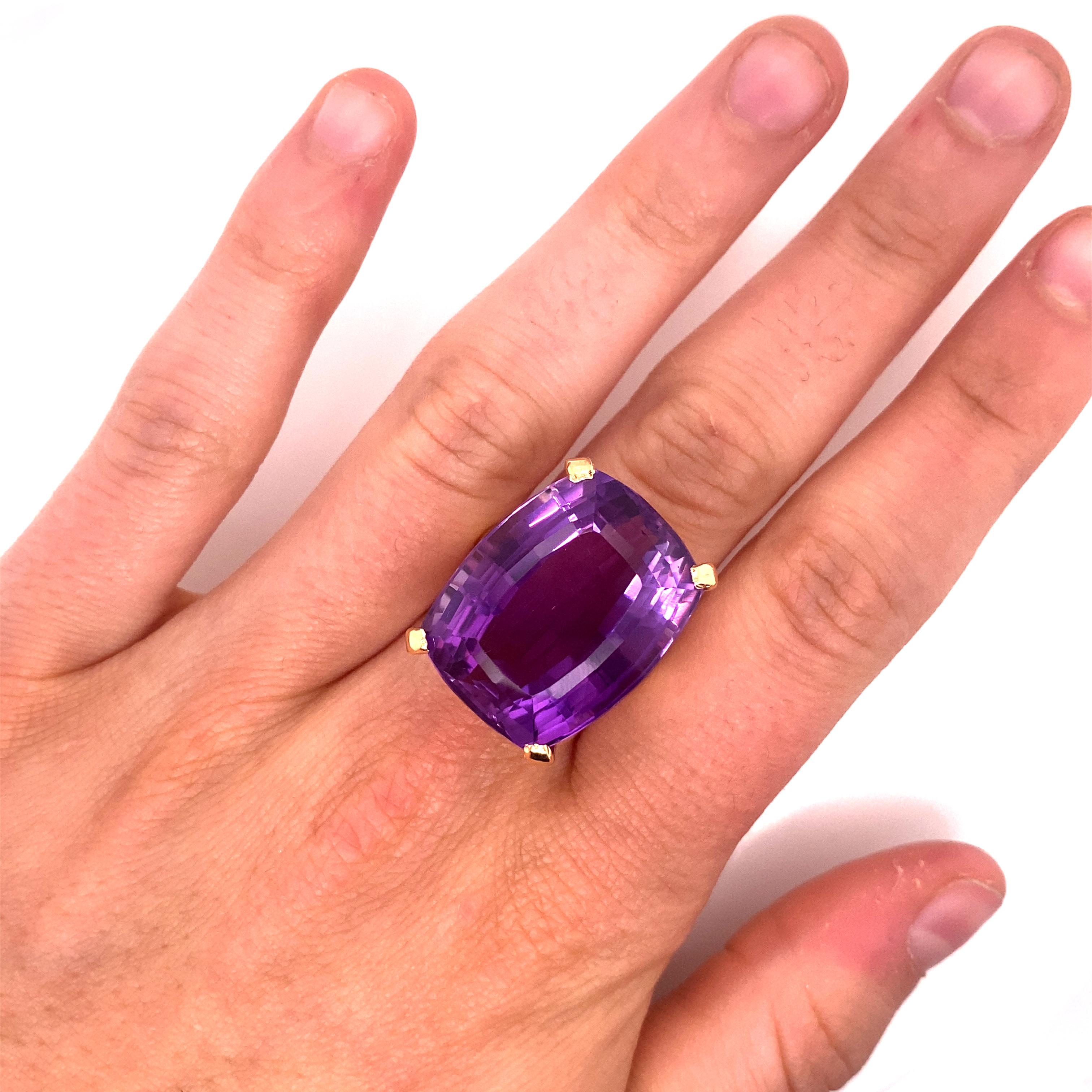 Vintage 1970er 35 Karat Amethyst-Ring mit Kissenschliff 3