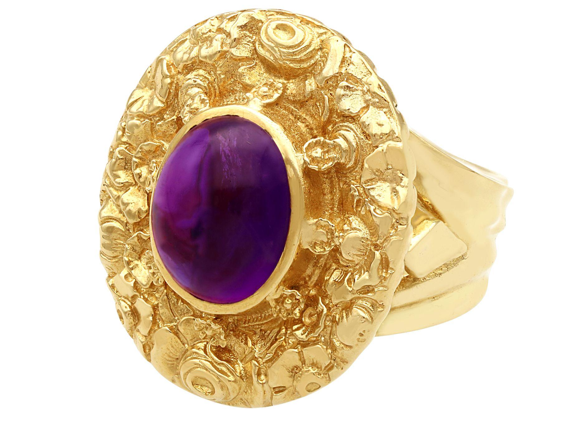 Oval Cut Vintage 1970s 3.77 Carat Amethyst and Yellow Gold Cocktail Ring For Sale