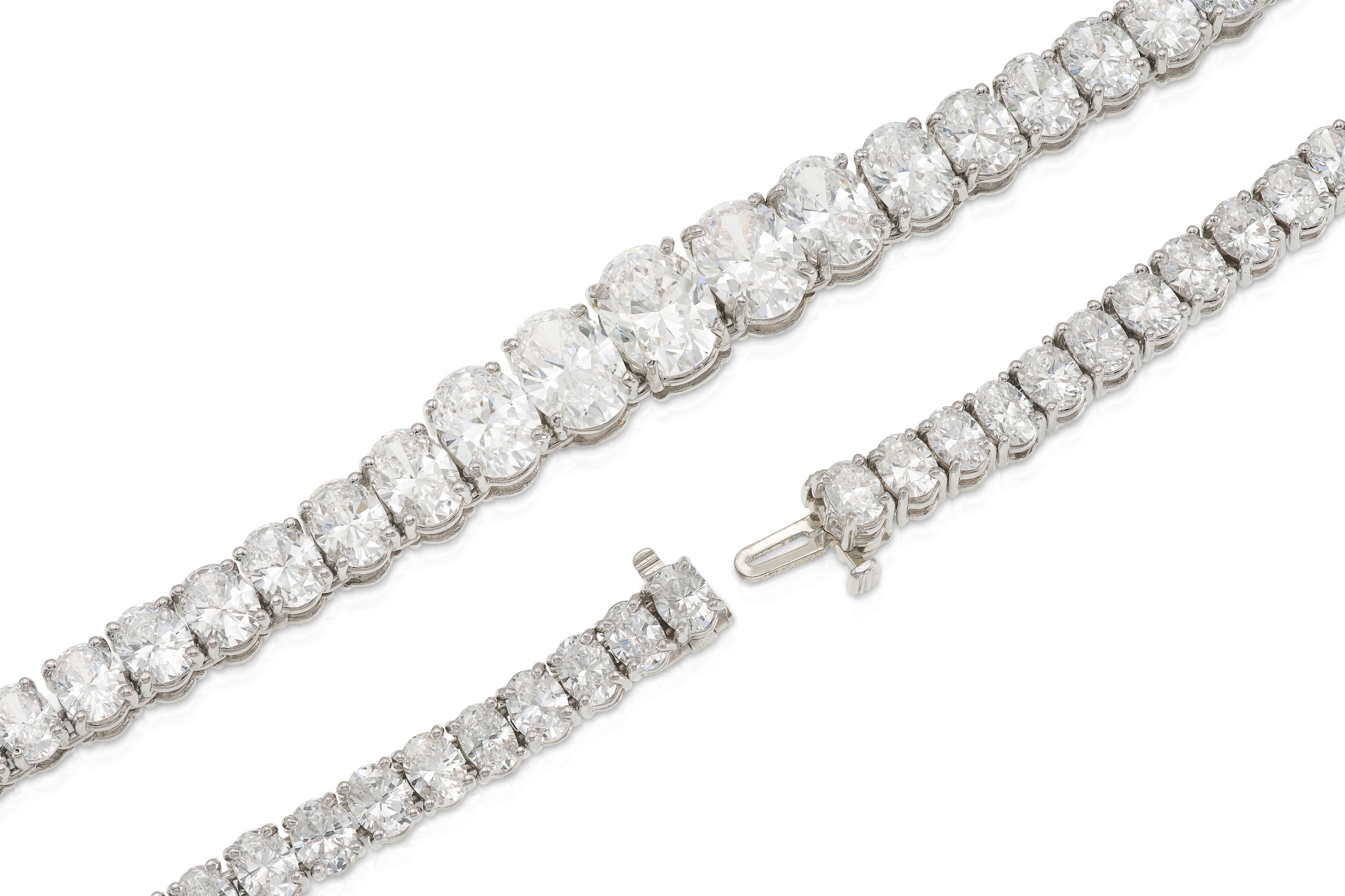 Women's Vintage 1970s 46.50 Carat Oval Cut Diamond Riviera Necklace For Sale