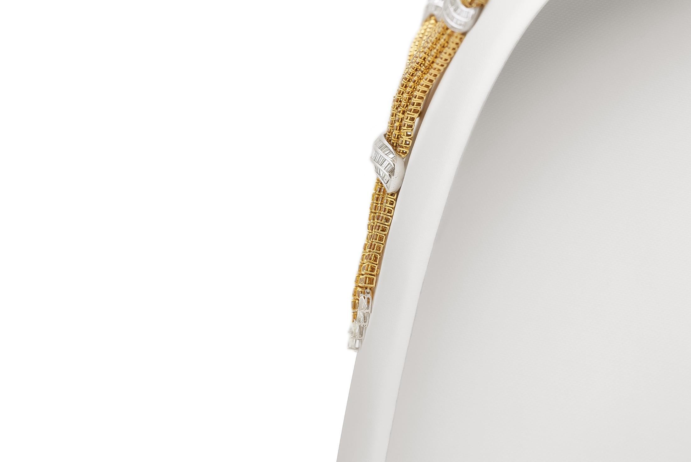 Ensemble de diamants jaunes de 48,40 carats et diamants blancs de 17,05 carats des années 1970 Pour femmes en vente