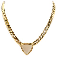 Vintage 1970s-80s Collar Necklace. Ivory Triangle shape pendant