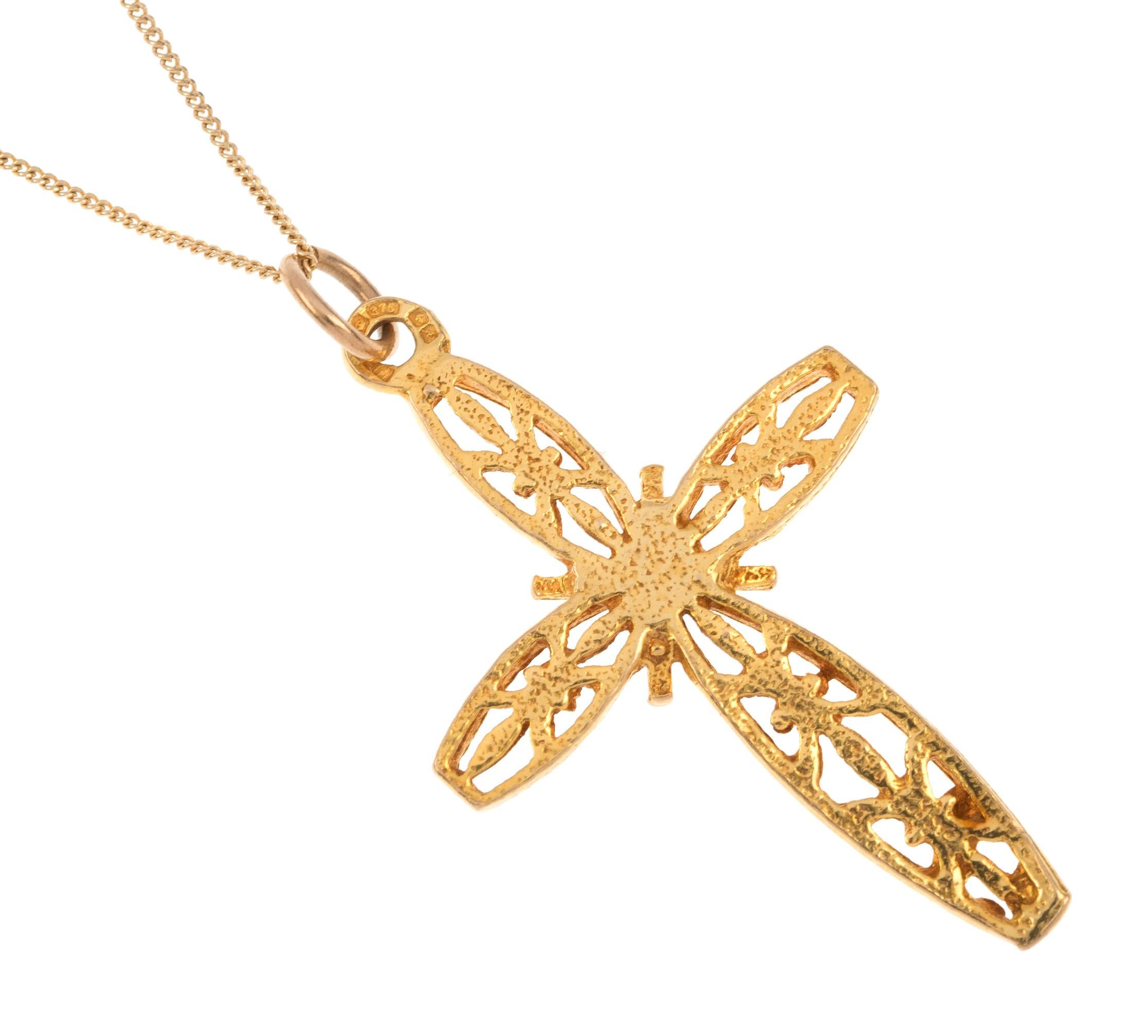 Medieval Vintage 1970s 9 Carat Yellow Gold Cross Pendant For Sale