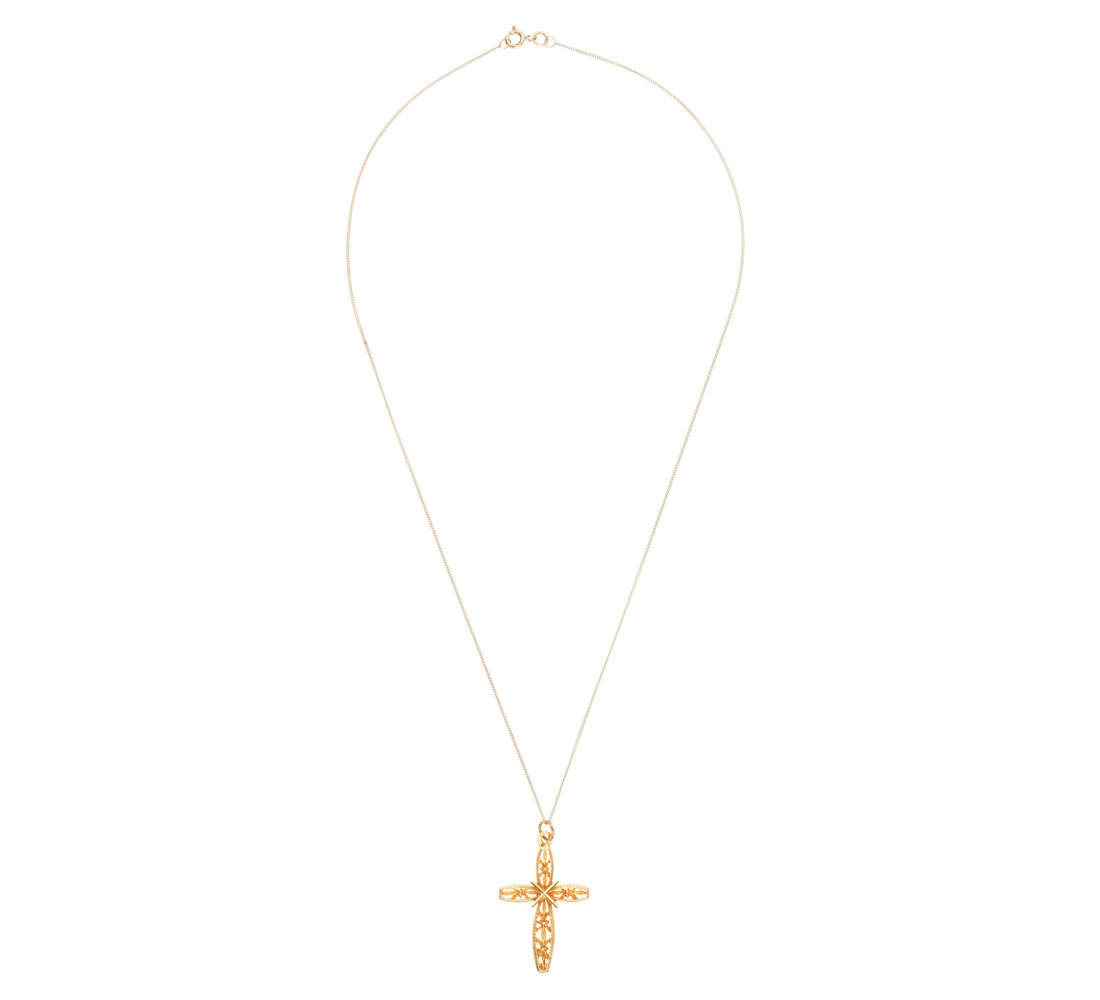 Vintage 1970s 9 Carat Yellow Gold Cross Pendant In Excellent Condition For Sale In Birmingham, GB