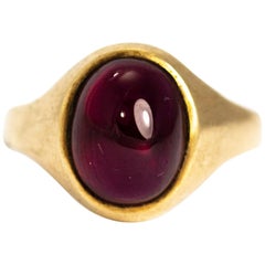 Vintage 1970s 9 Karat Gold Garnet Cabochon Signet Ring