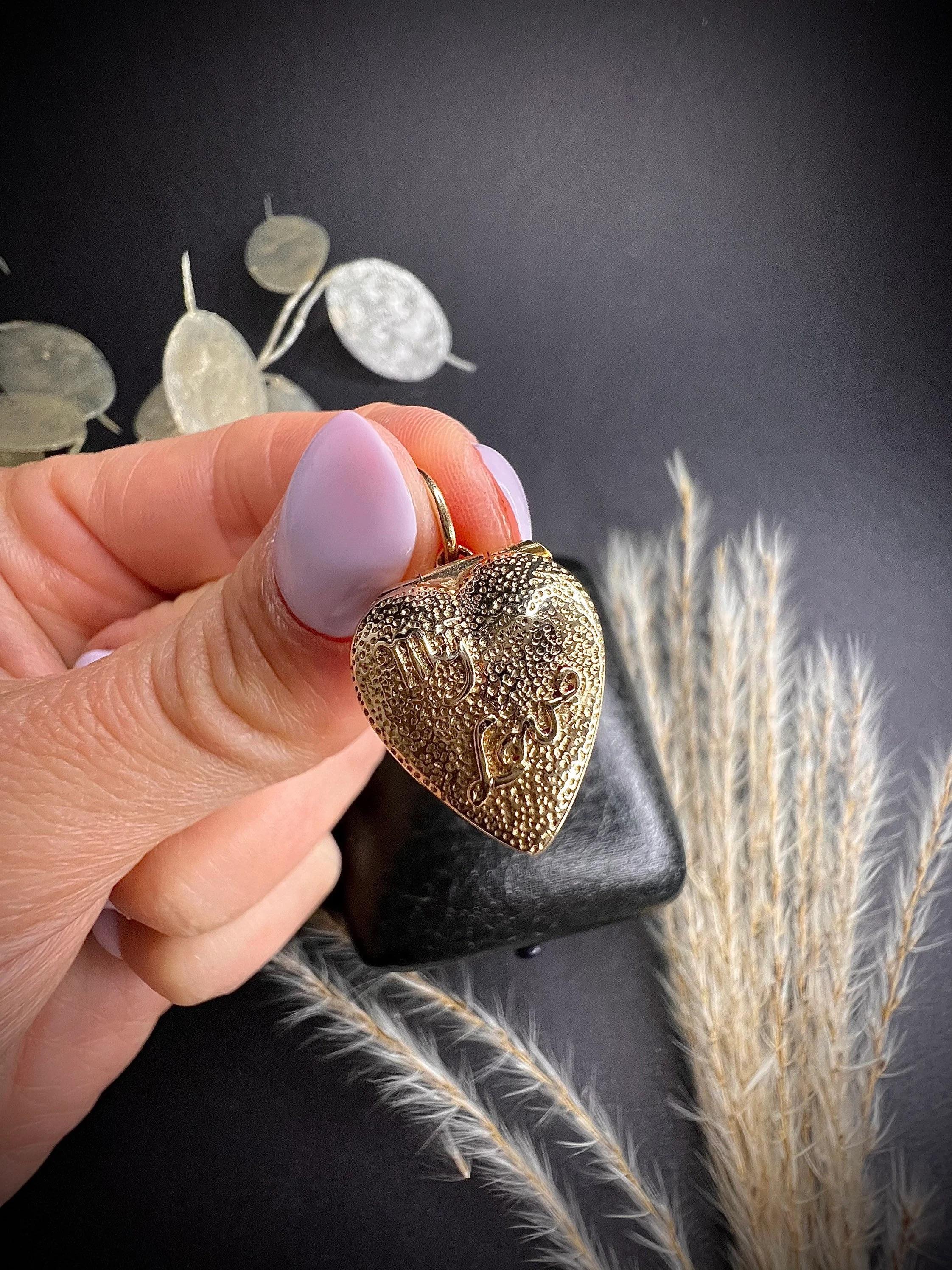 Vintage 1970's 9ct Gold Heart Locket Pendentif with Tiny Diamond Ring en vente 2