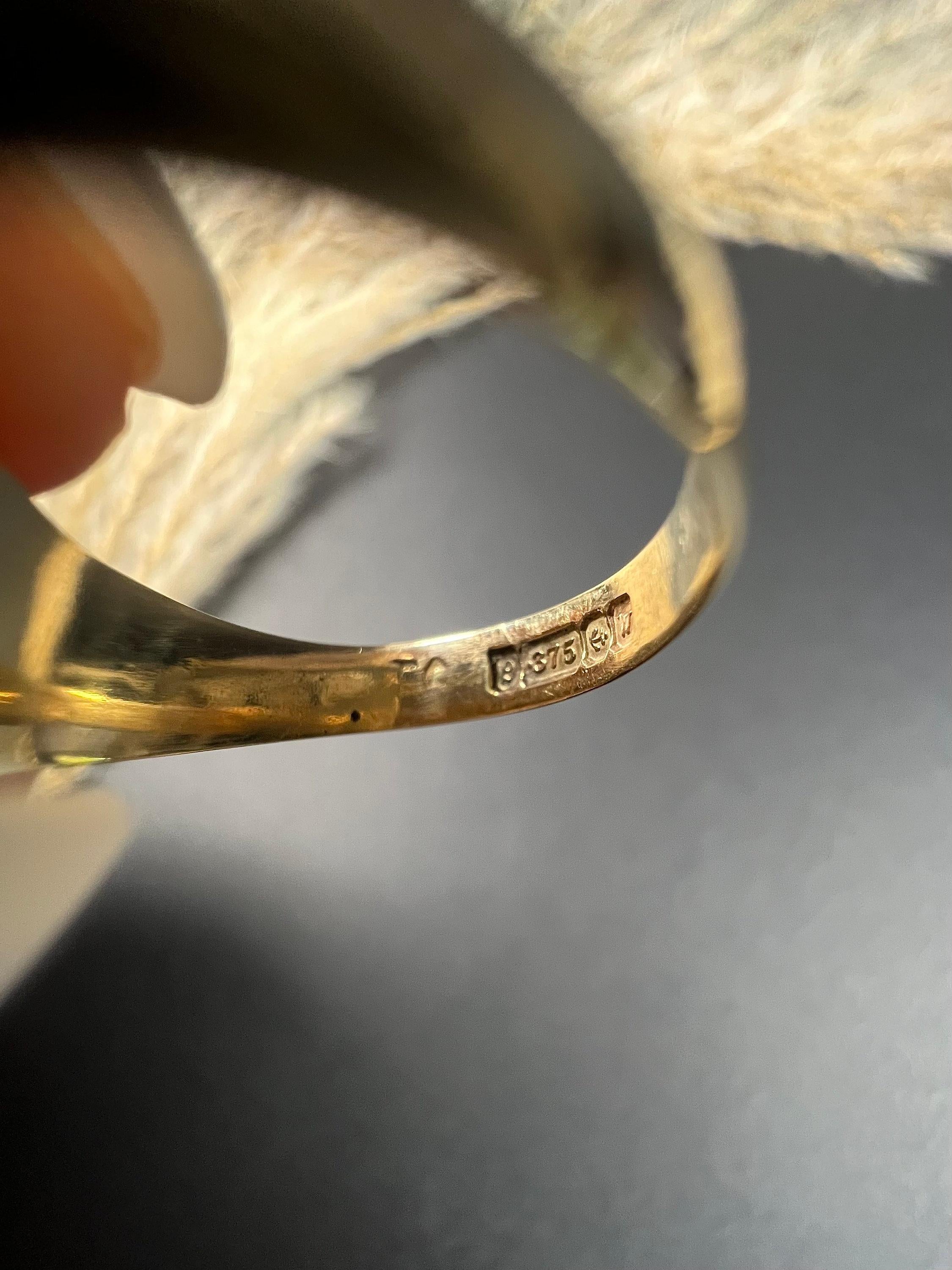 Vintage 1970's 9ct Gold Oval Signet Ring en vente 4