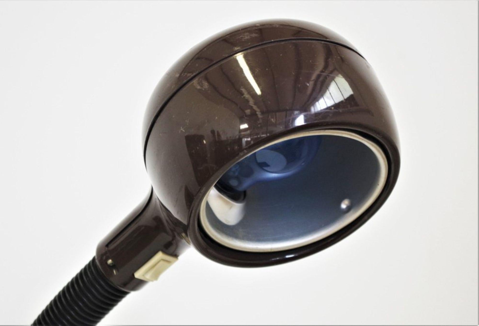 Vintage 1970s Adjustable Table Lamp by Vico Magistretti - Iconic Design For Sale 4