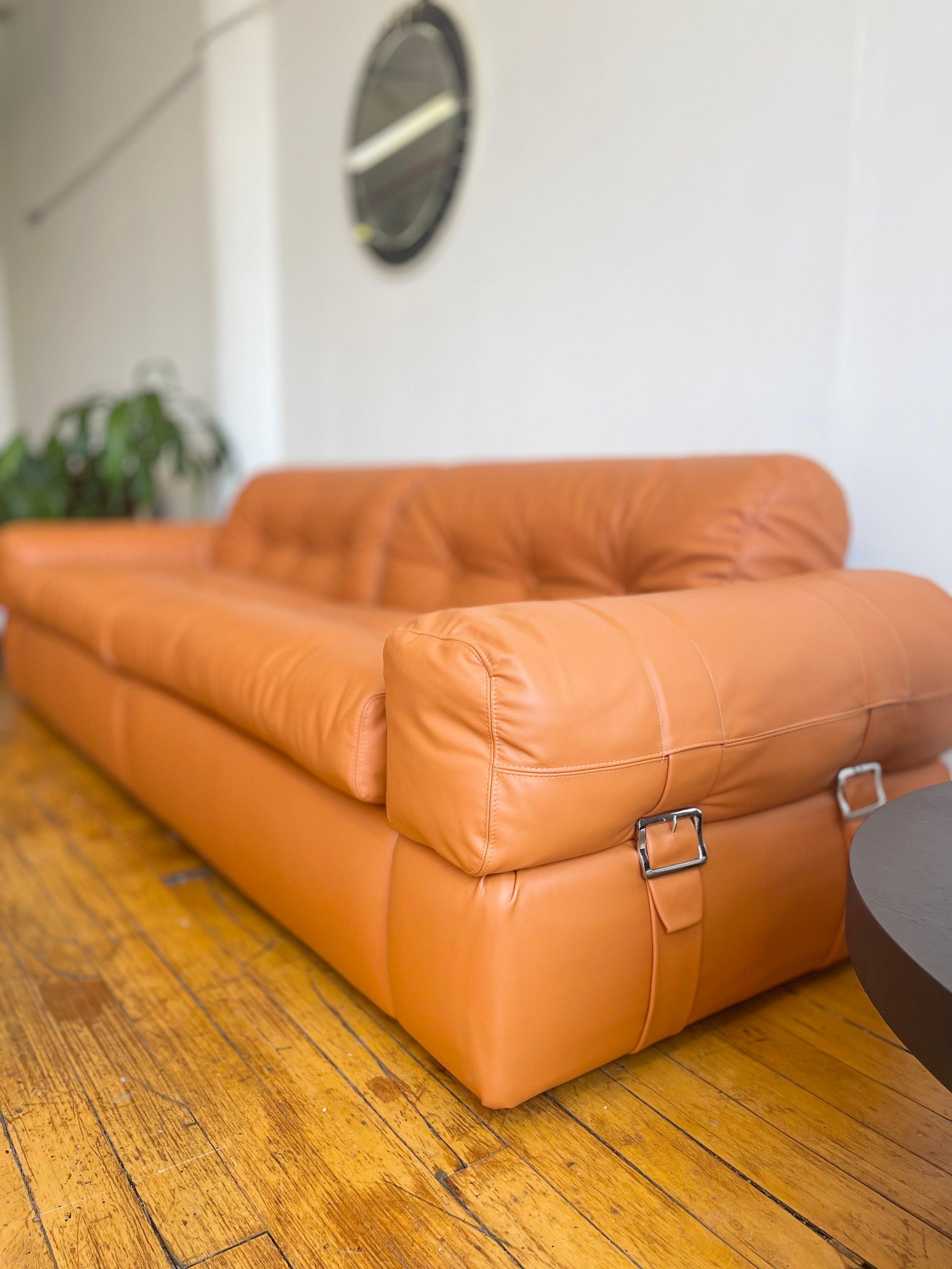 Adriano Piazzesi 1970s Sofa Newly Upholstered with Copper Brown Italian Leather For Sale 8