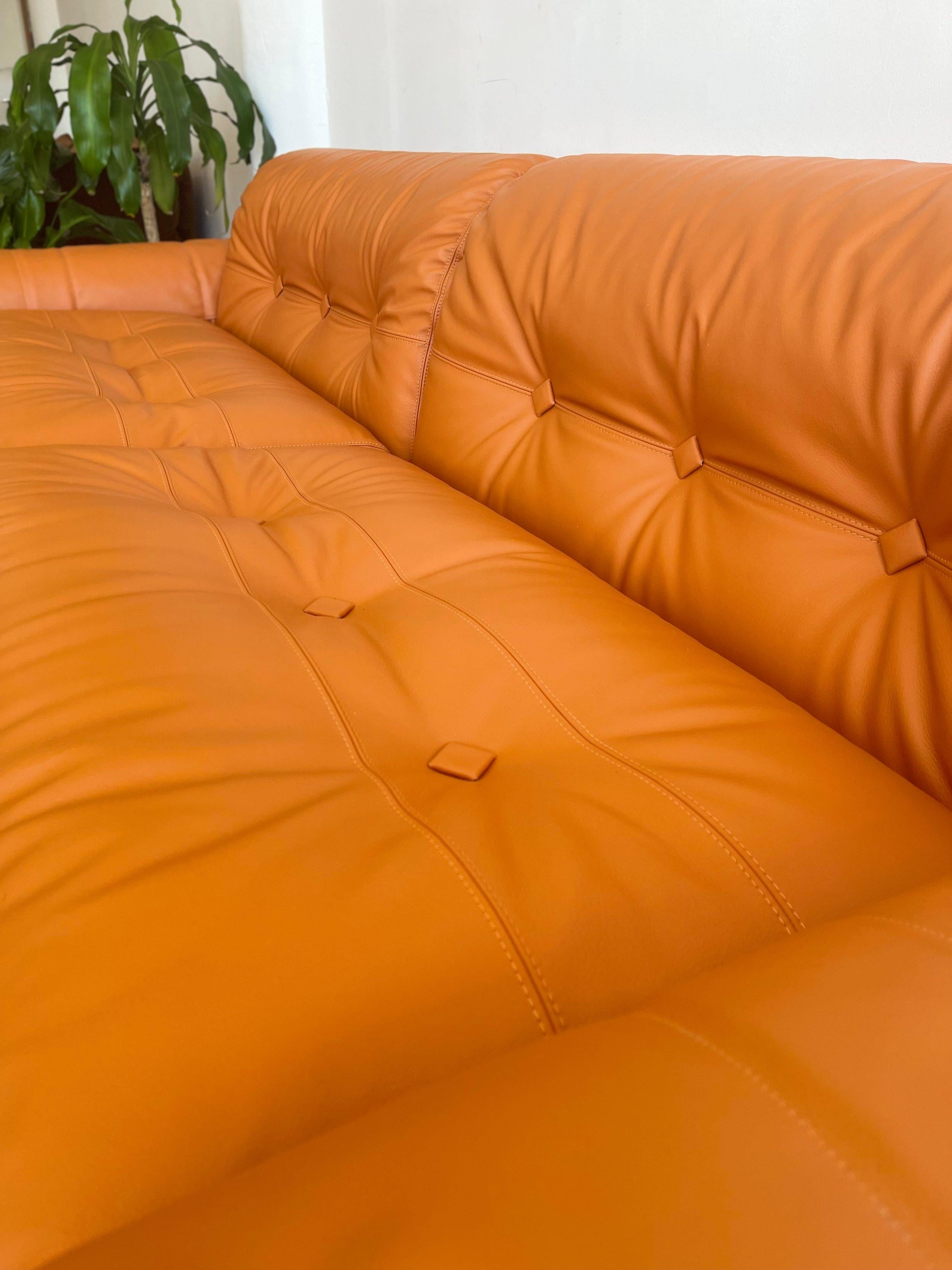 Adriano Piazzesi 1970s Sofa Newly Upholstered with Copper Brown Italian Leather For Sale 4