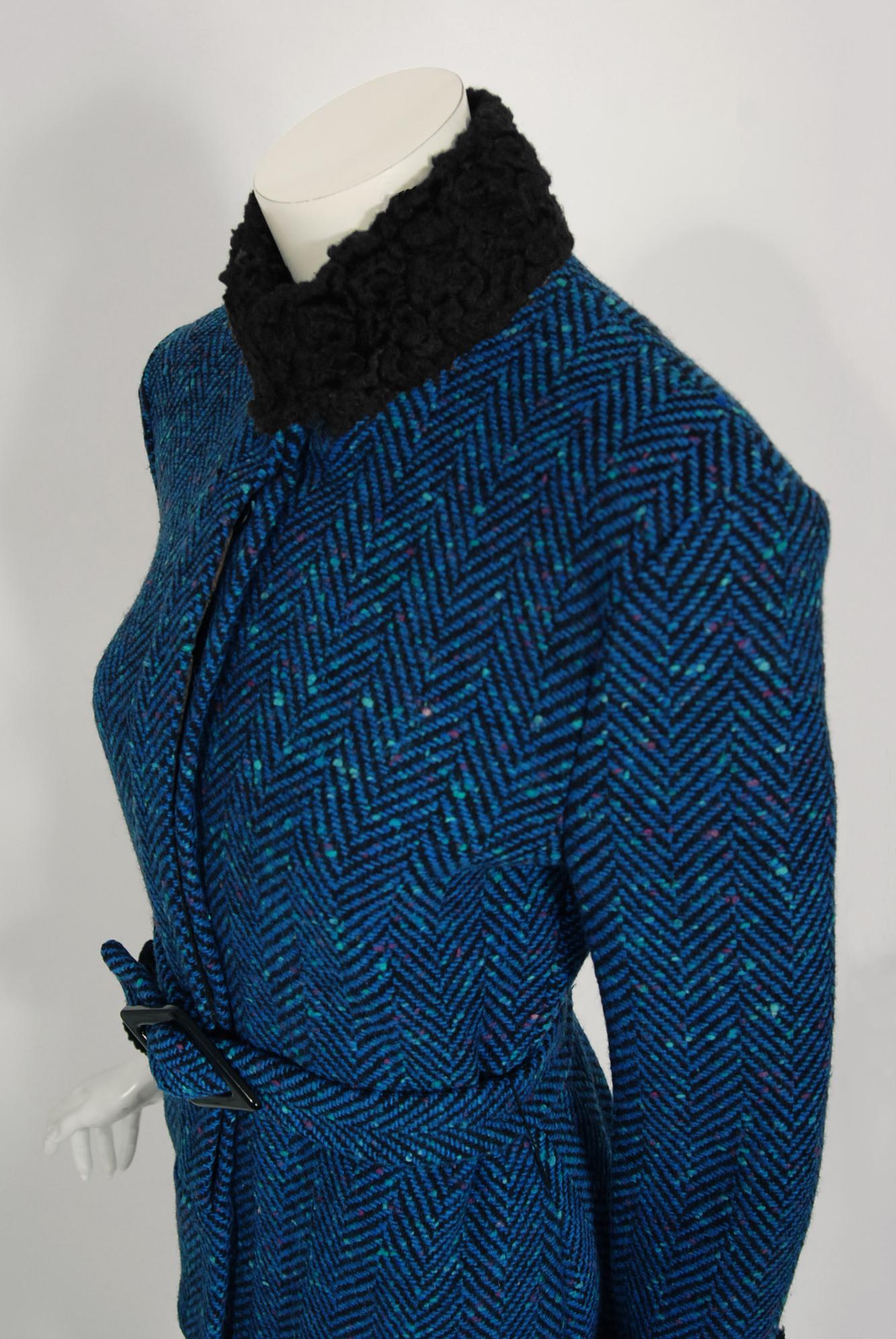 De las mujeres Vintage años 70 Biba of London Chaqueta con cinturón y falda de lana y piel sintética azul chevron en venta