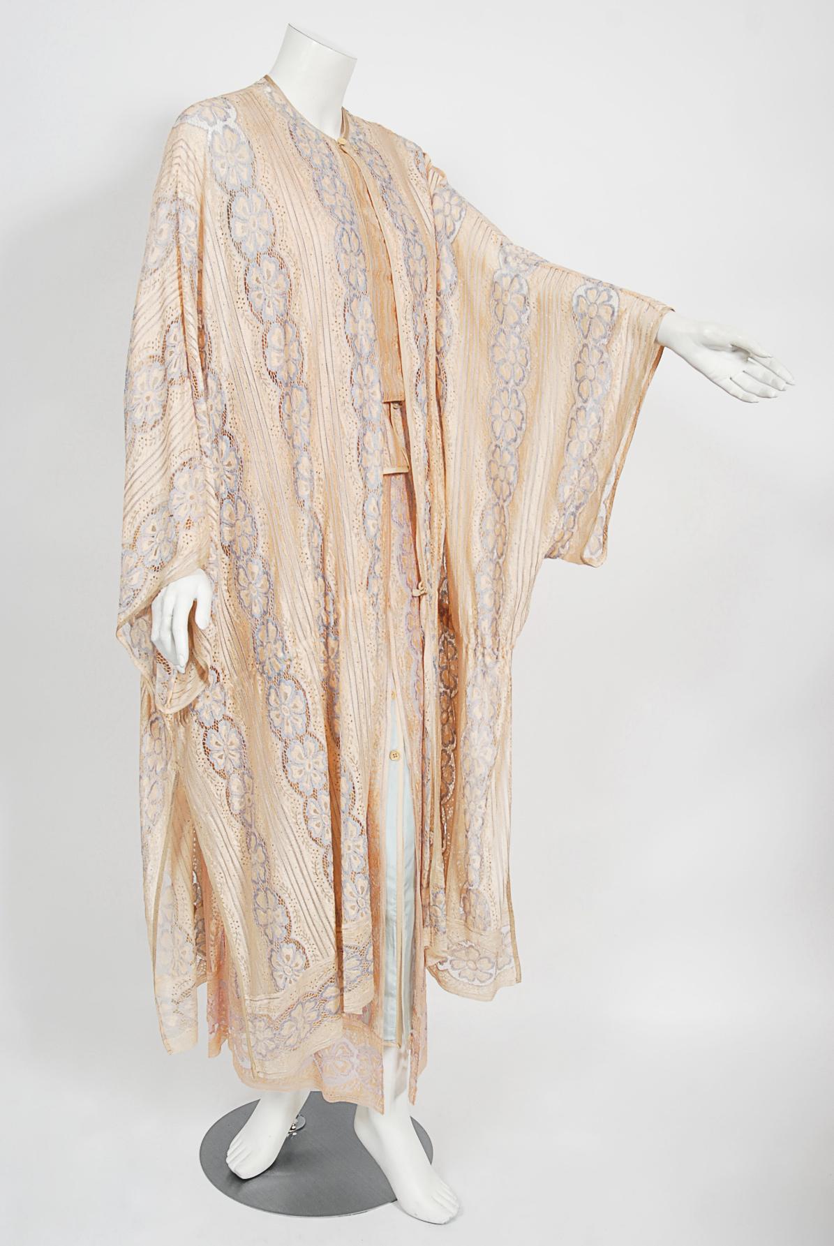 Vintage 1970's Bill Gibb Couture Peach & Lilac Lace Three-Piece Caftan Gown Set  In Good Condition For Sale In Beverly Hills, CA