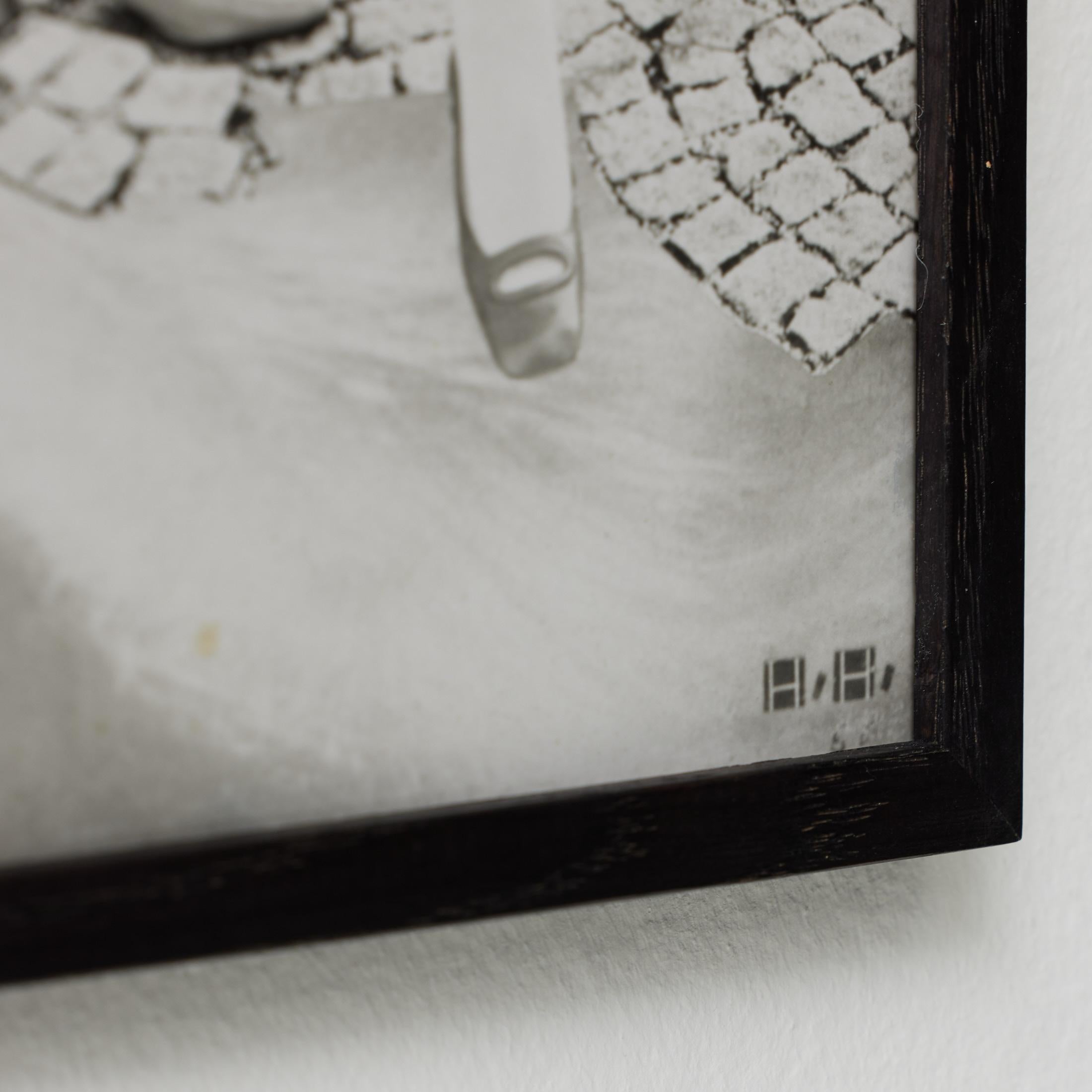 Schwarze und weiße Archivfotografie einer Hannah Höch Dada Collage aus den 1970er Jahren (Spanisch) im Angebot