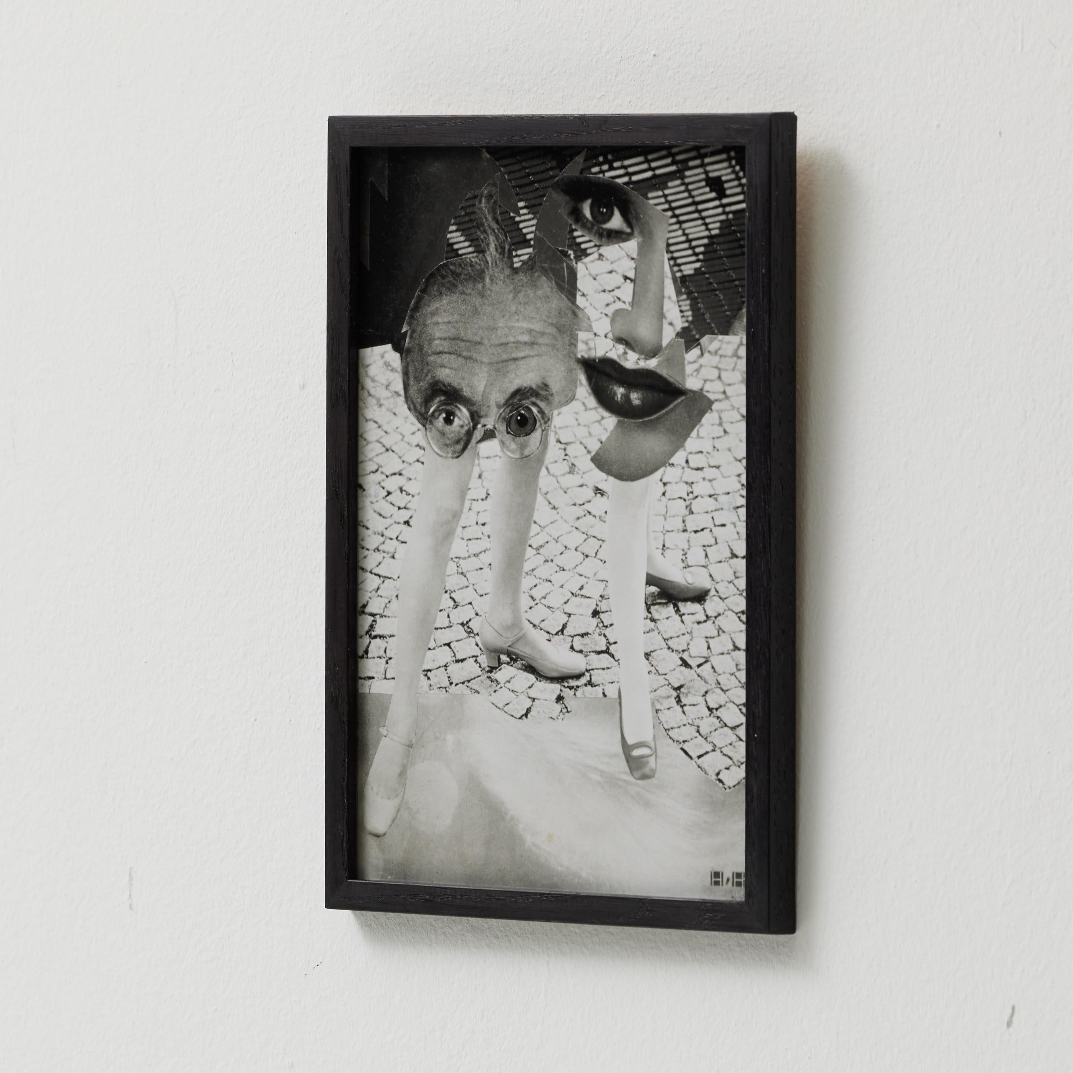 Schwarze und weiße Archivfotografie einer Hannah Höch Dada Collage aus den 1970er Jahren im Angebot 1
