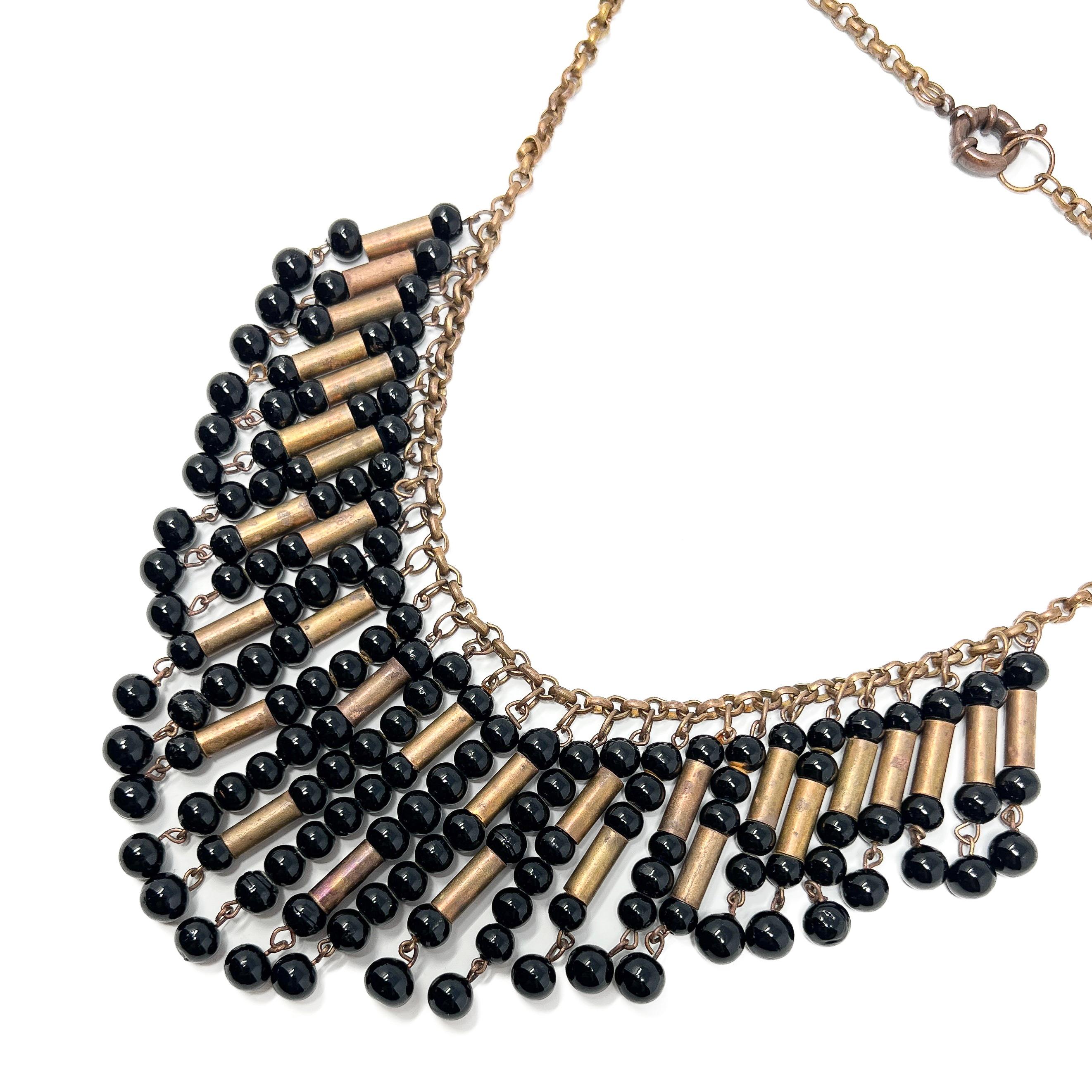 Collana con frange di perle di vetro nere vintage degli anni '70 in vendita 3