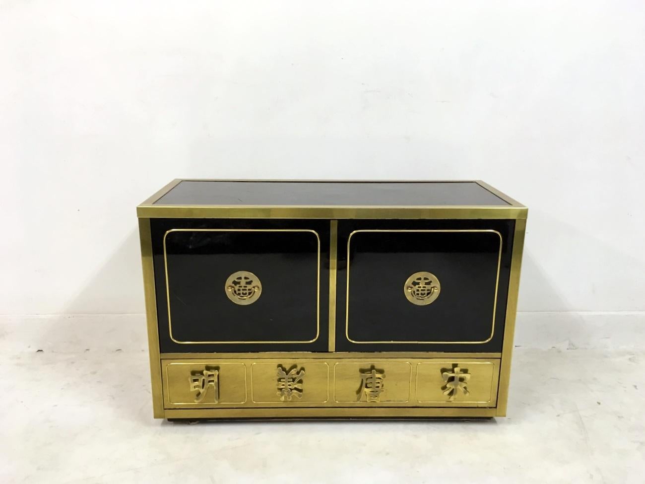 Chinoiserie Vintage 1970s Black Lacquer and Brass Cabinet by Mastercraft