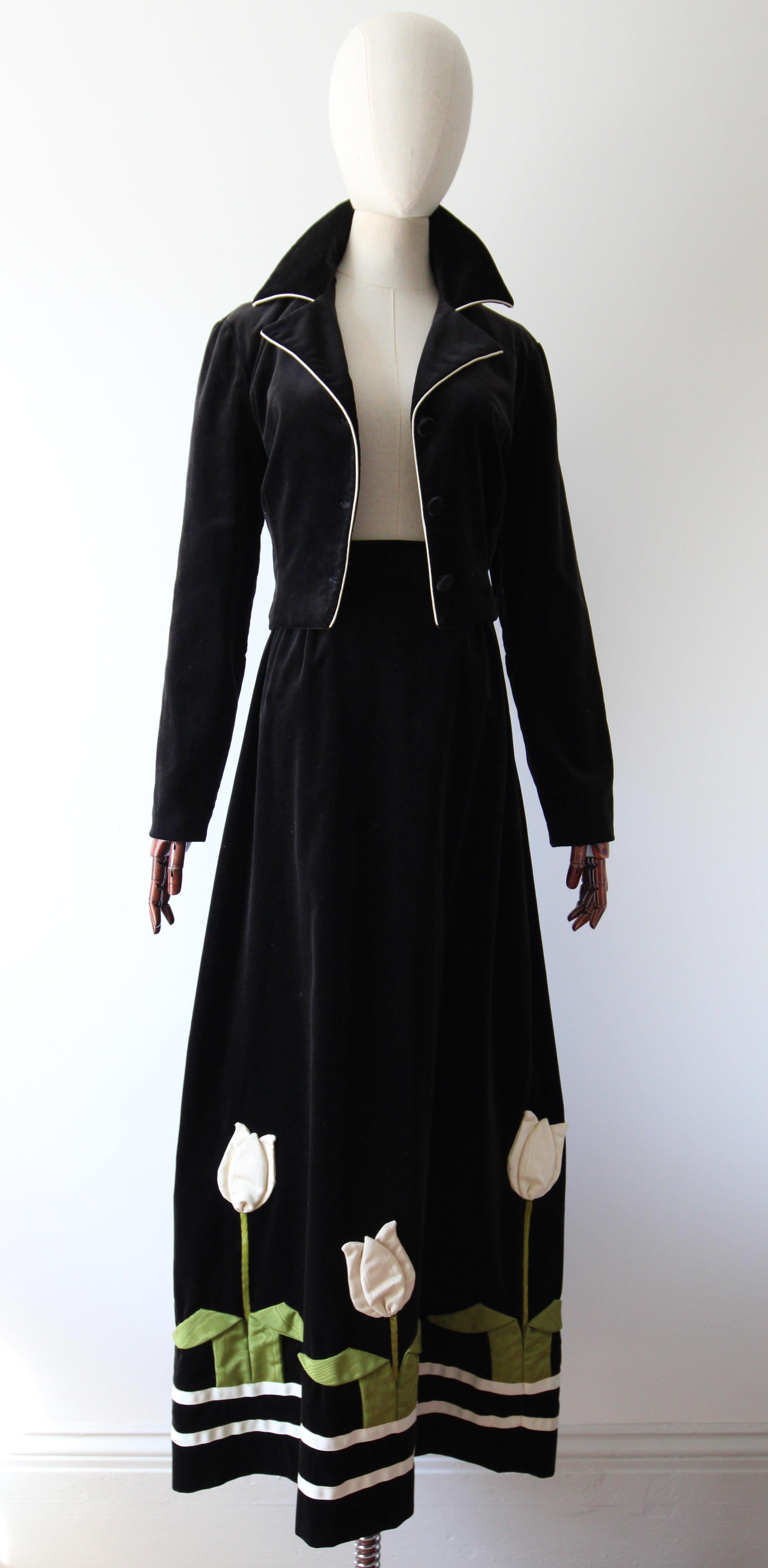 Vintage 1970's Black Velvet Pleated Tulip Skirt and Jacket Set 1970's Suit UK 8 For Sale 5