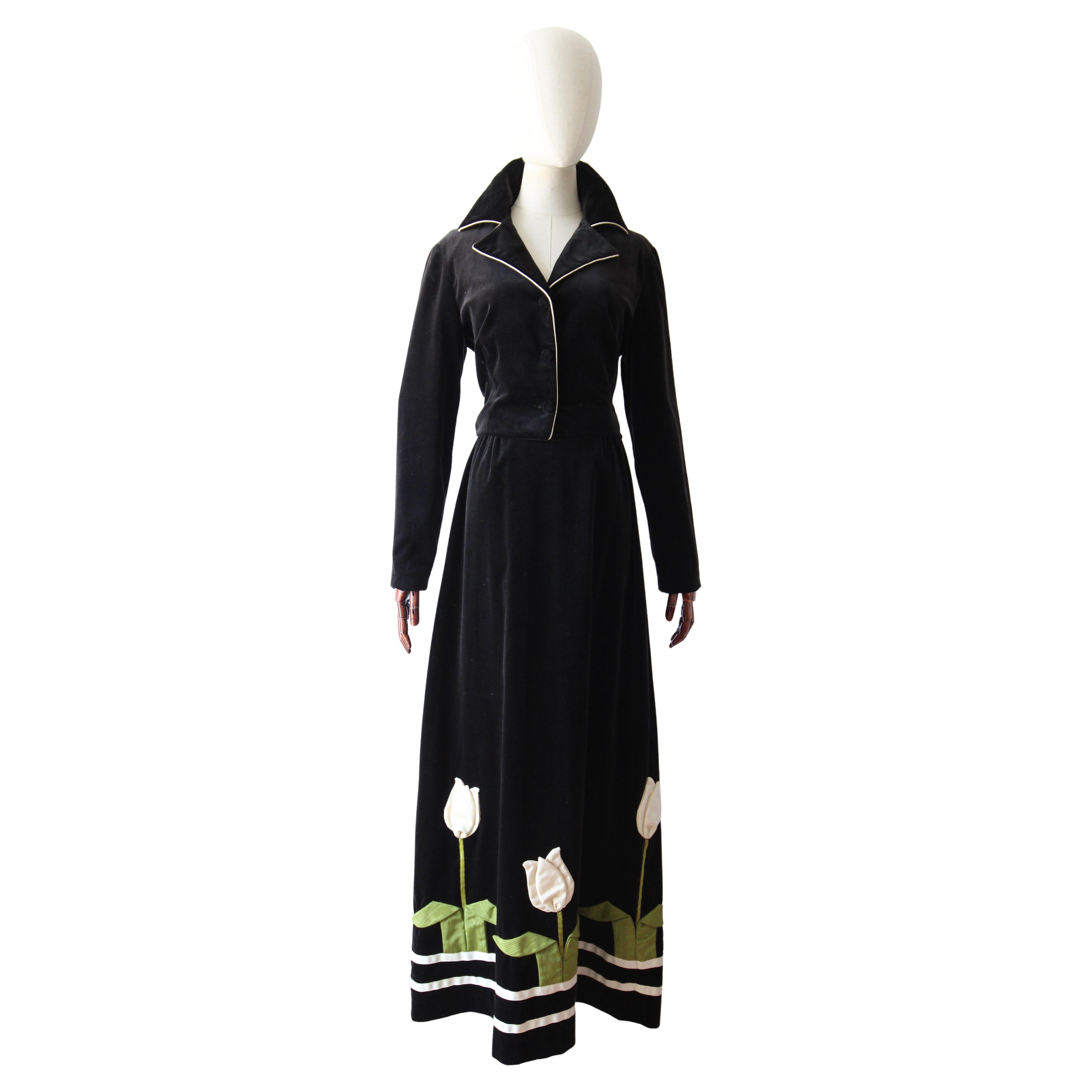 Vintage 1970's Black Velvet Pleated Tulip Skirt and Jacket Set 1970's Suit UK 8 For Sale