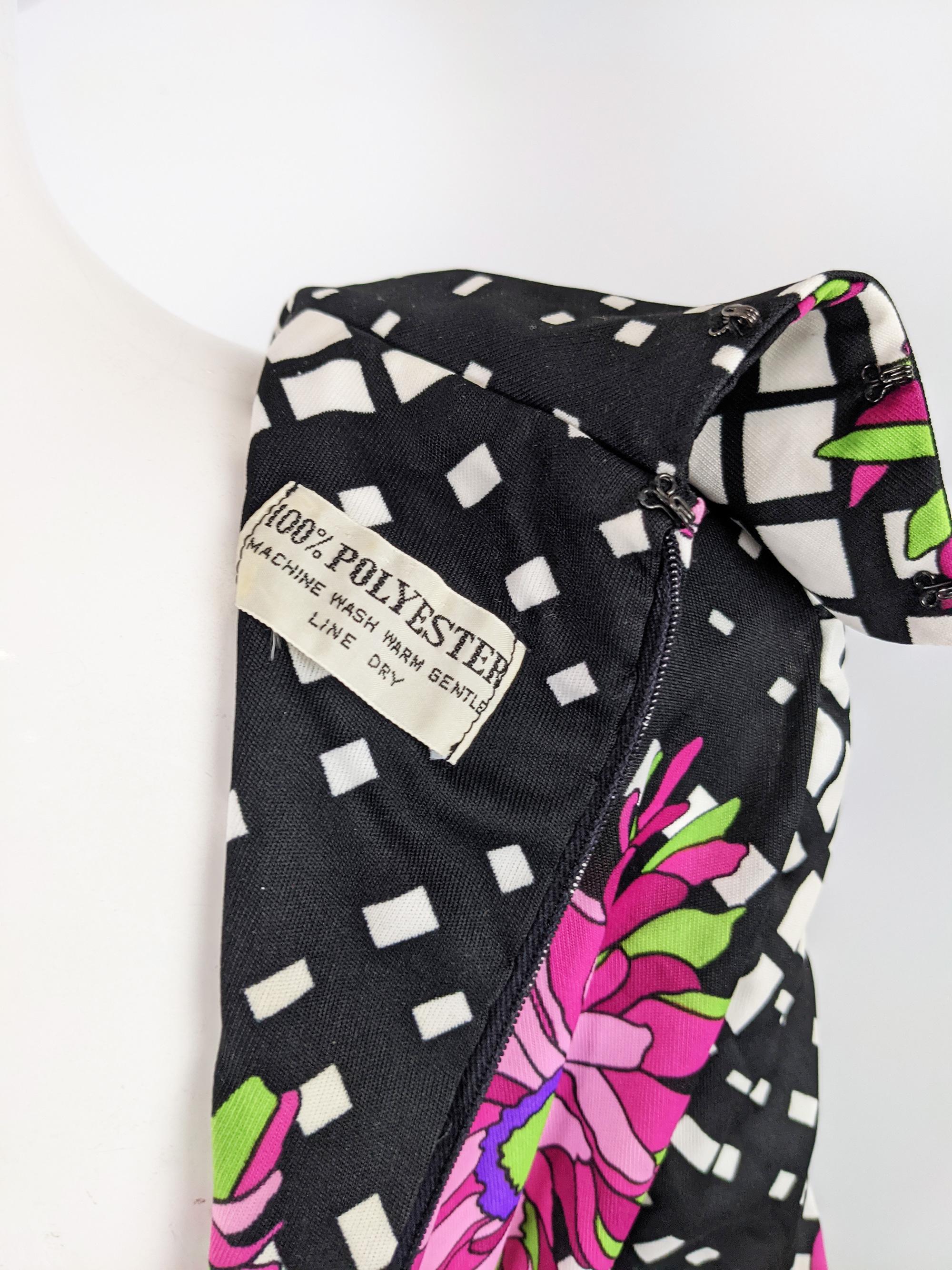 Vintage 1970s Black & White Print Maxi Dress For Sale 5