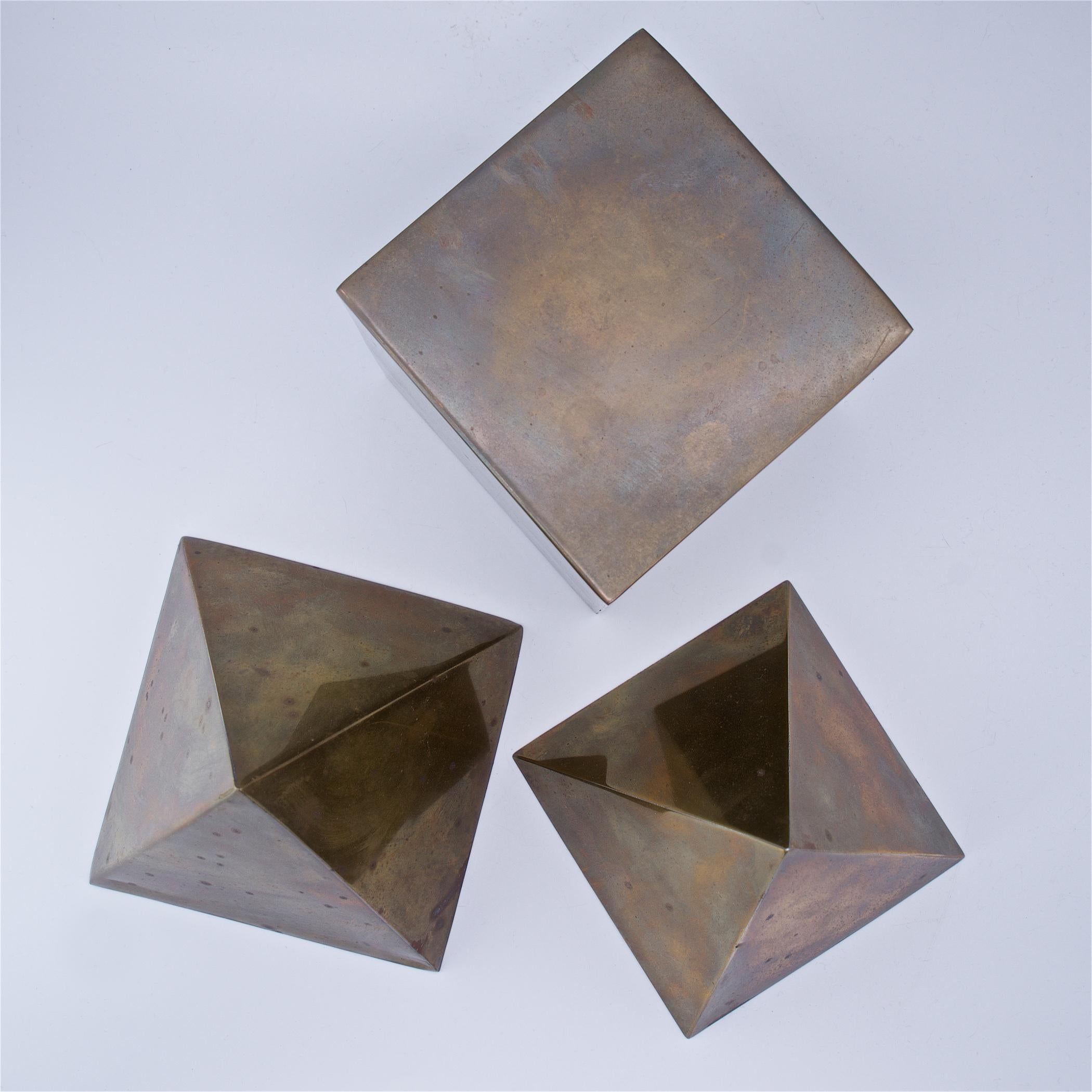 Post-Modern Vintage 1970s Brass Geometric Table Sculptures Pyramid Cube Mid-Century, Italy For Sale