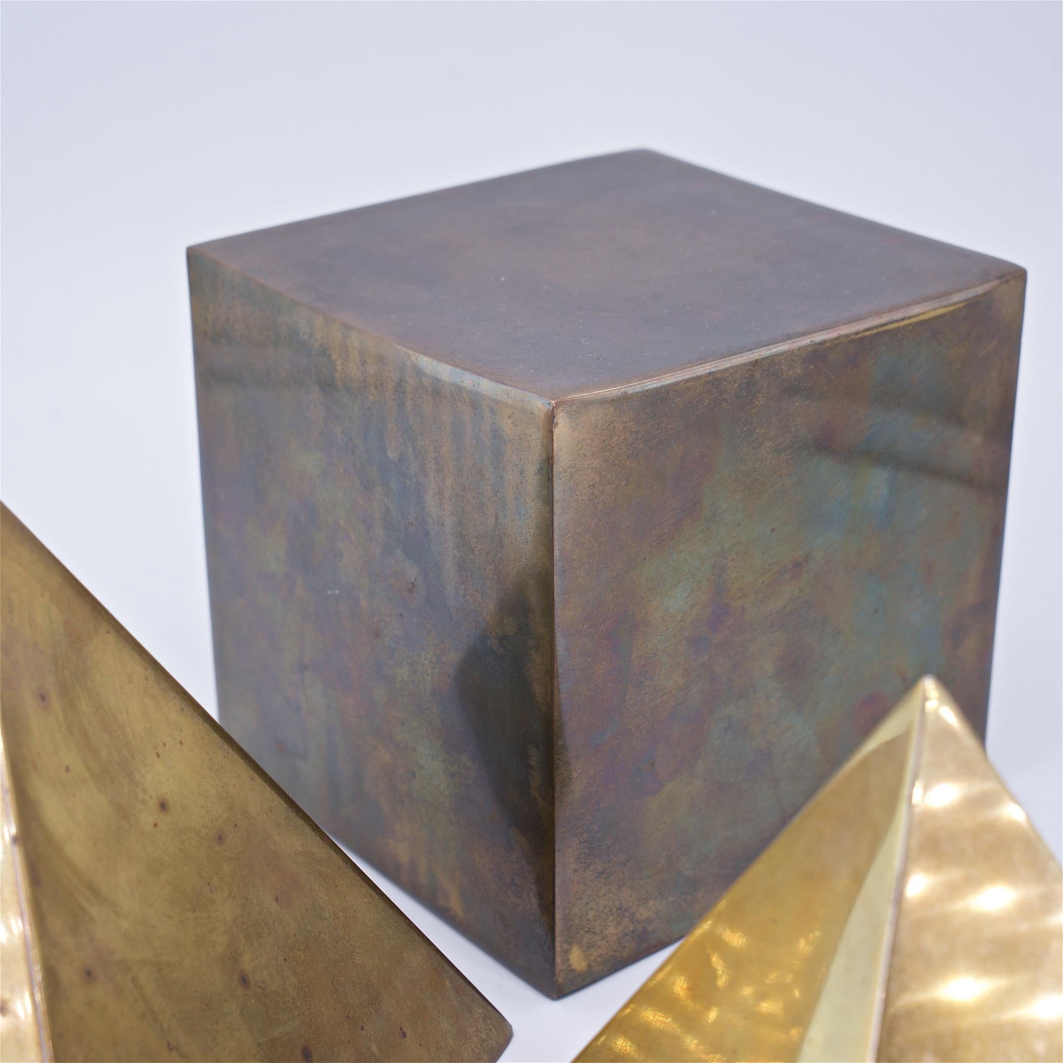 Vintage 1970s Brass Geometric Table Sculptures Pyramid Cube Mid-Century, Italy In Distressed Condition For Sale In Hyattsville, MD