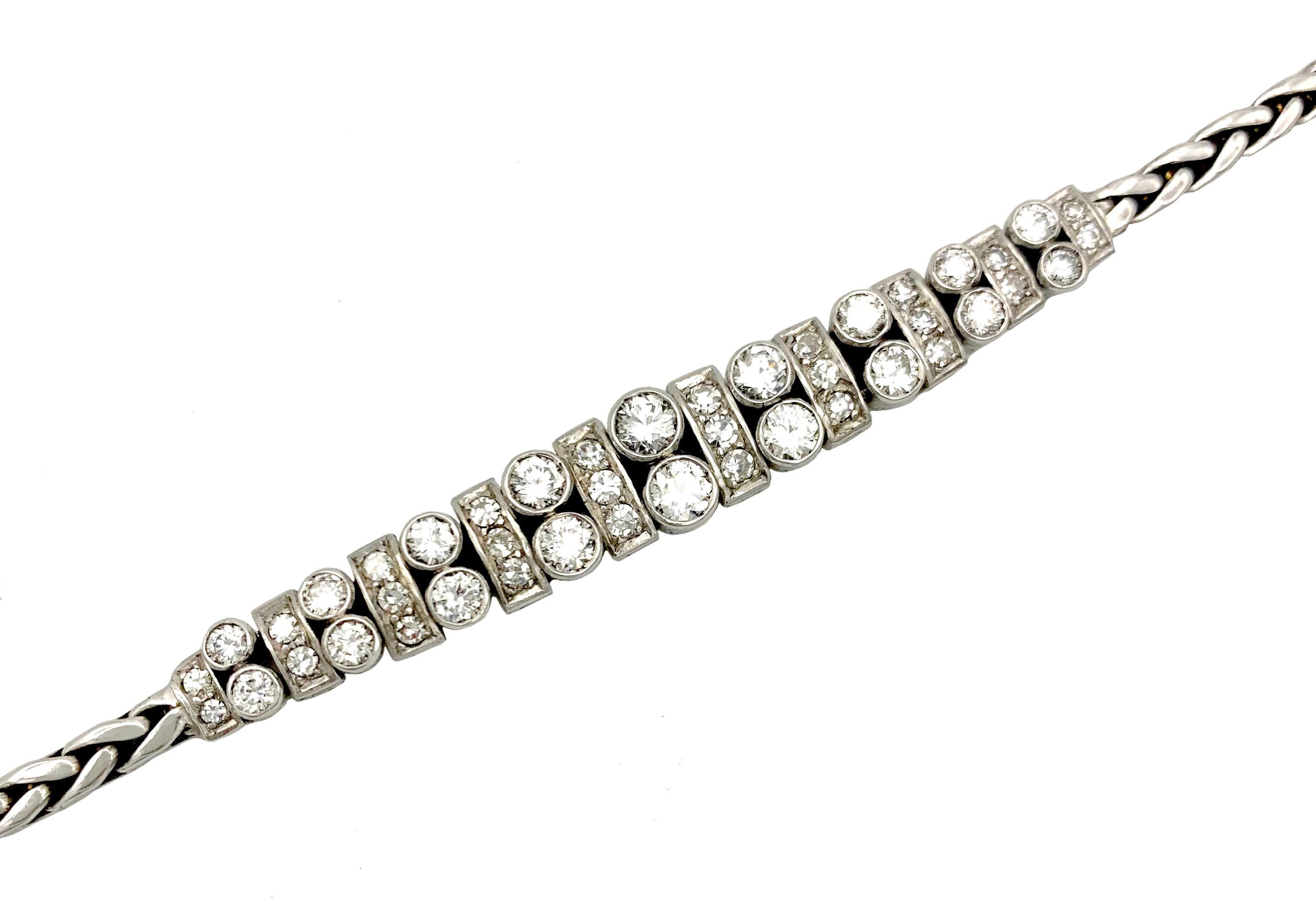 Modern Vintage 1970's Brilliant Cut Diamonds 14 Kt White Gold Flexible Link Bracelet For Sale