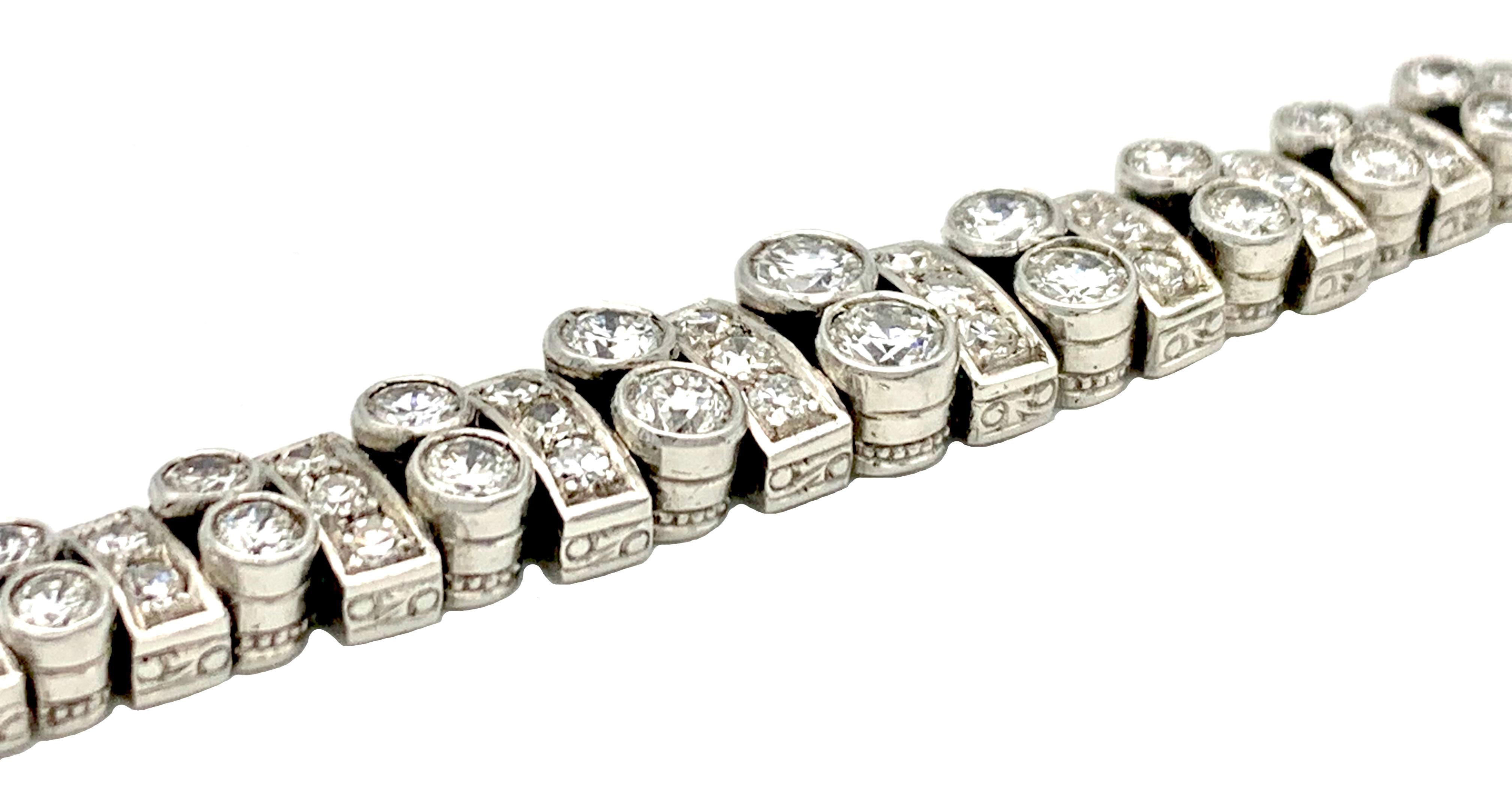 Vintage 1970's Brilliant Cut Diamonds 14 Kt White Gold Flexible Link Bracelet In Good Condition For Sale In Munich, Bavaria