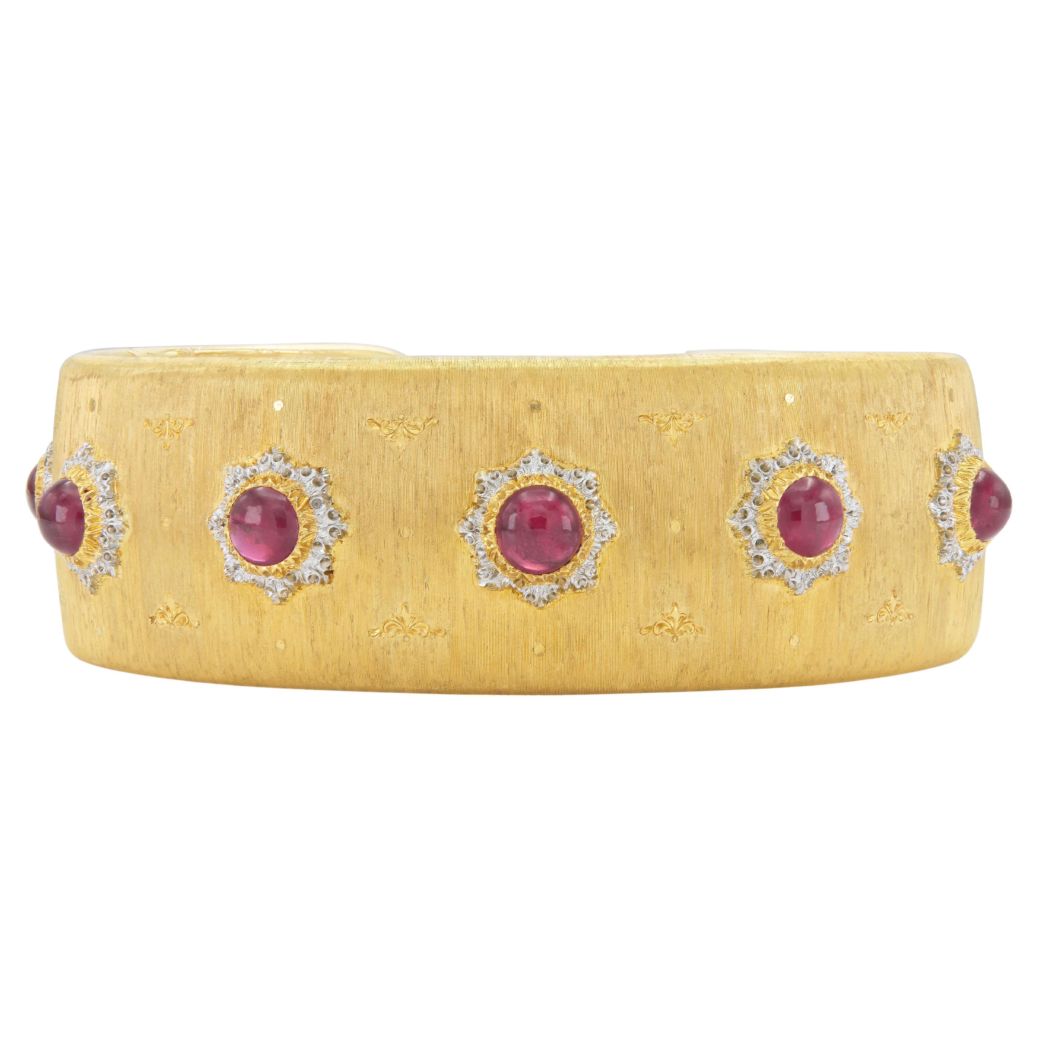 Vintage 1970s Buccellati Ruby Cuff Bracelet in vendita