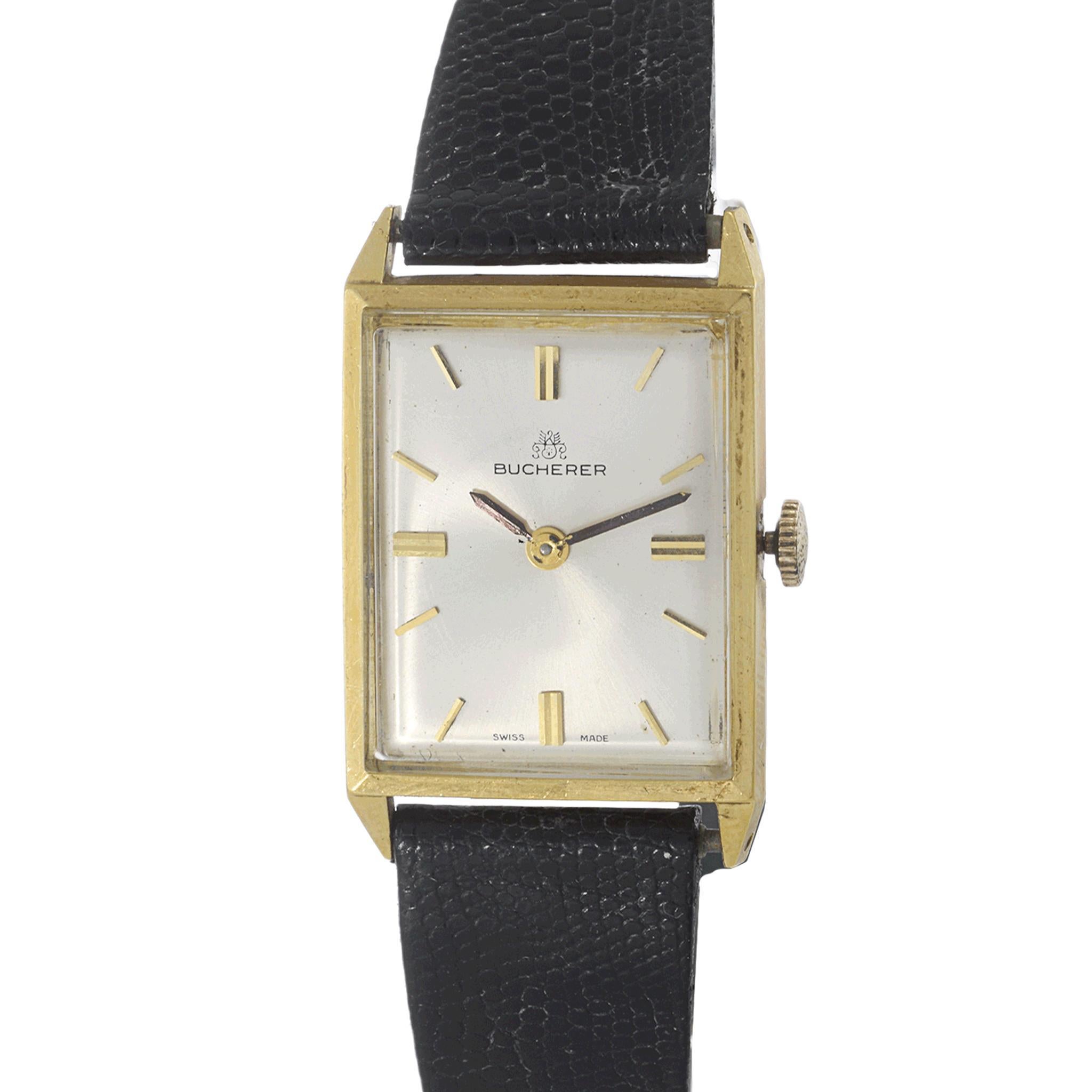 Vintage 1970s Bucherer 18KT Yellow Gold Rectangular Dress Watch – Manual Wind In Good Condition For Sale In New York, NY