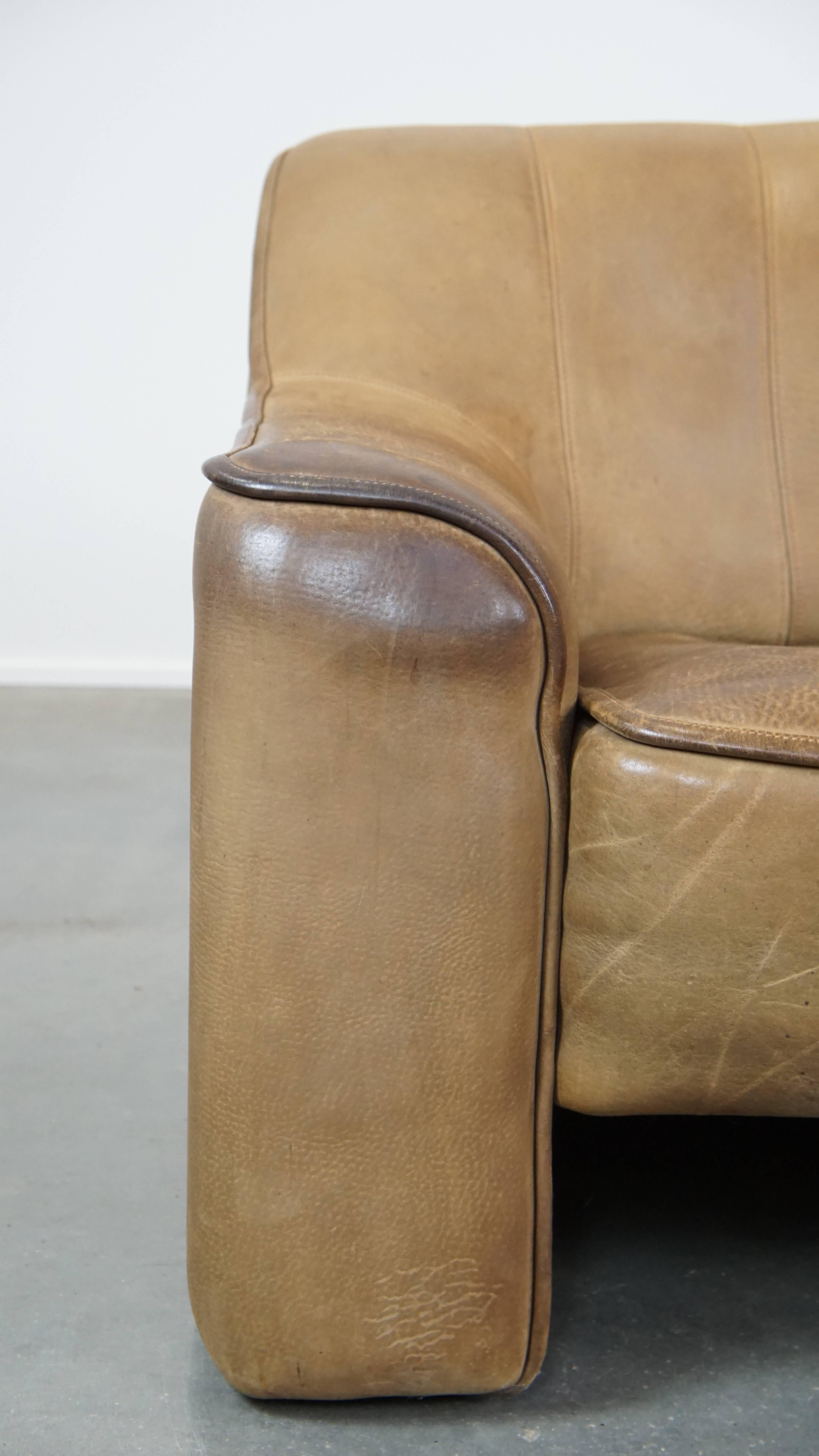 Canapé 2,5 places design buffle des années 1970 par De Sede, modèle DS44 en vente 4