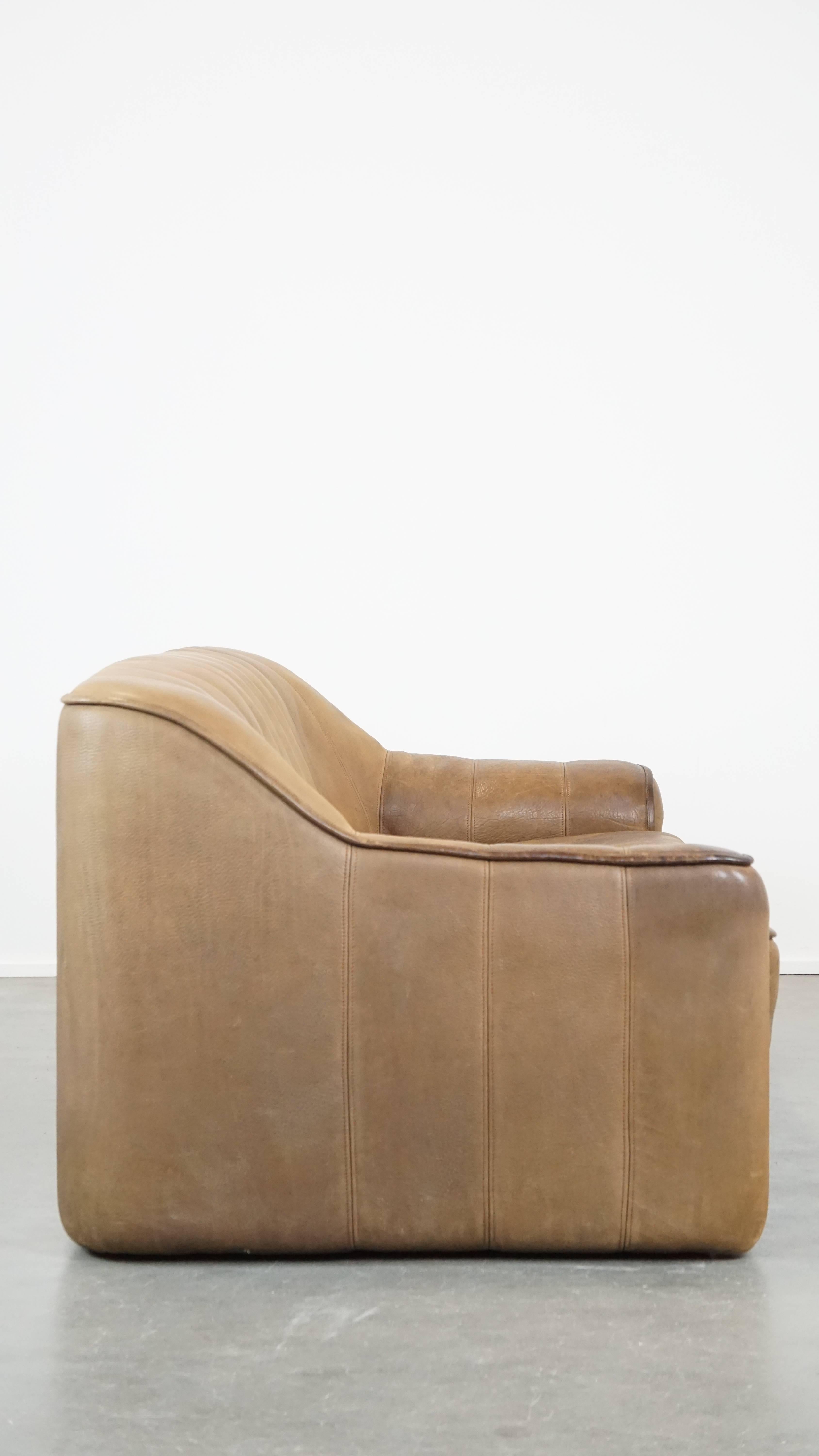 Ce superbe canapé vintage de 2,5 places de De Sede, modèle DS44, originaire de Suisse, est un atout pour les amateurs de mobilier design. De Sede est réputé pour son excellente qualité, l'utilisation de matériaux de première qualité et des tests de