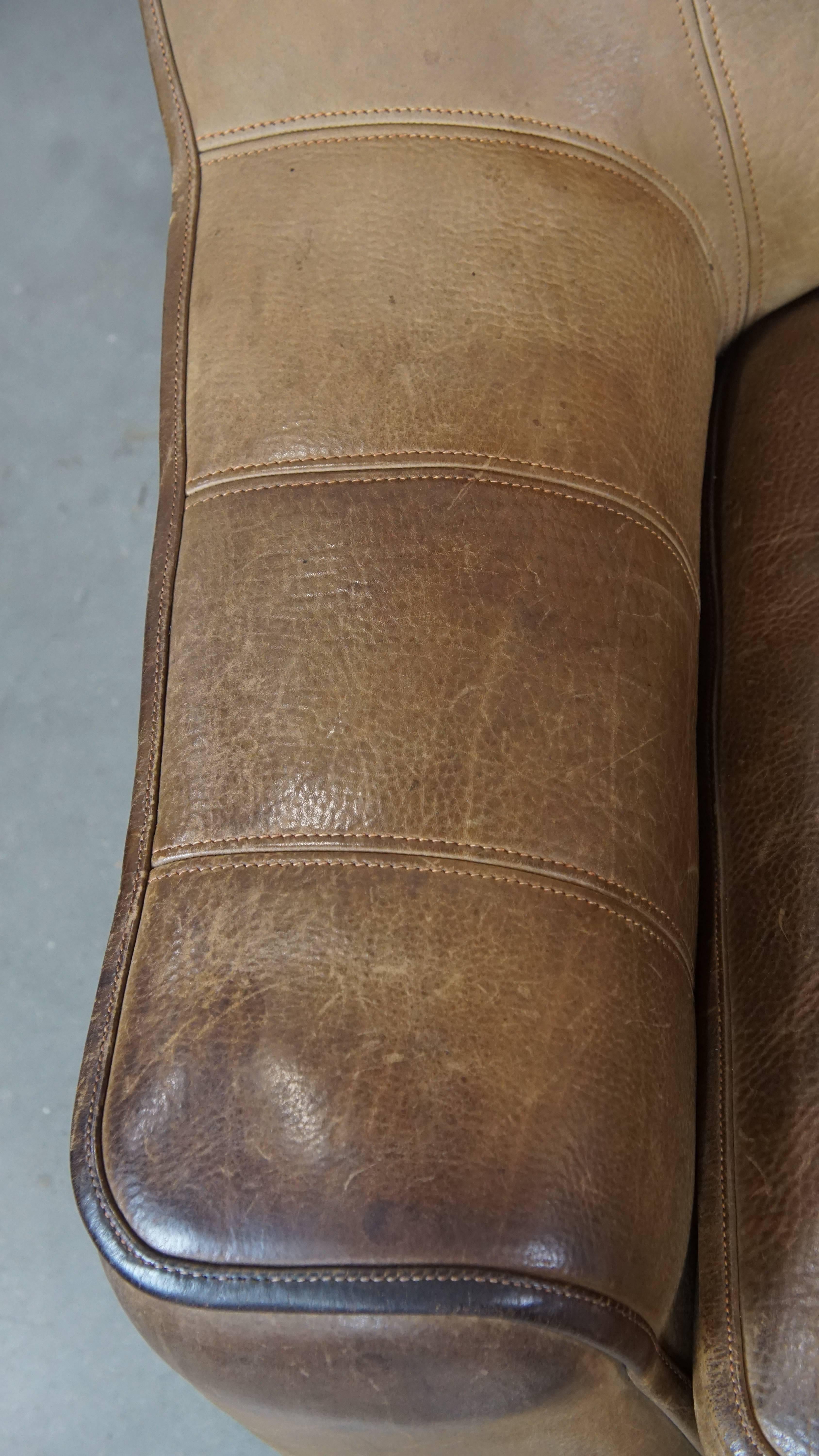 Cuir Canapé 2,5 places design buffle des années 1970 par De Sede, modèle DS44 en vente