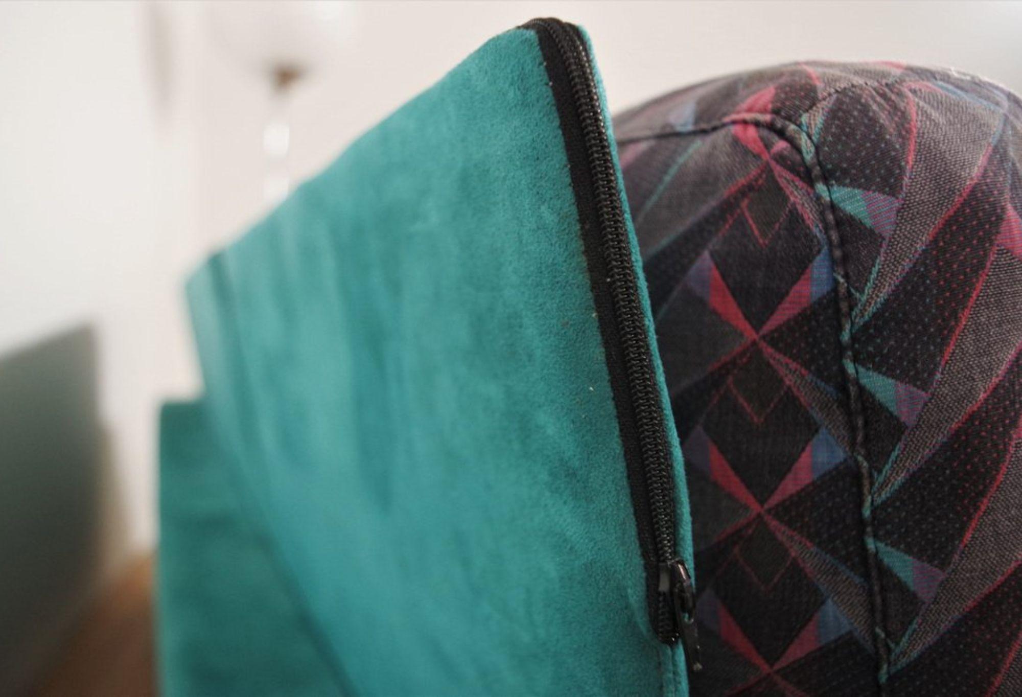 Vintage 1970s Busnelli Sofá de tres plazas - Aqua Green & Patterned Fabric Madera en venta