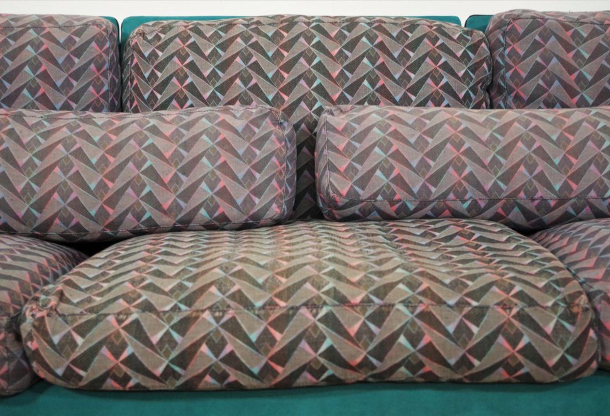 Vintage 1970s Busnelli Sofá de tres plazas - Aqua Green & Patterned Fabric en venta 2