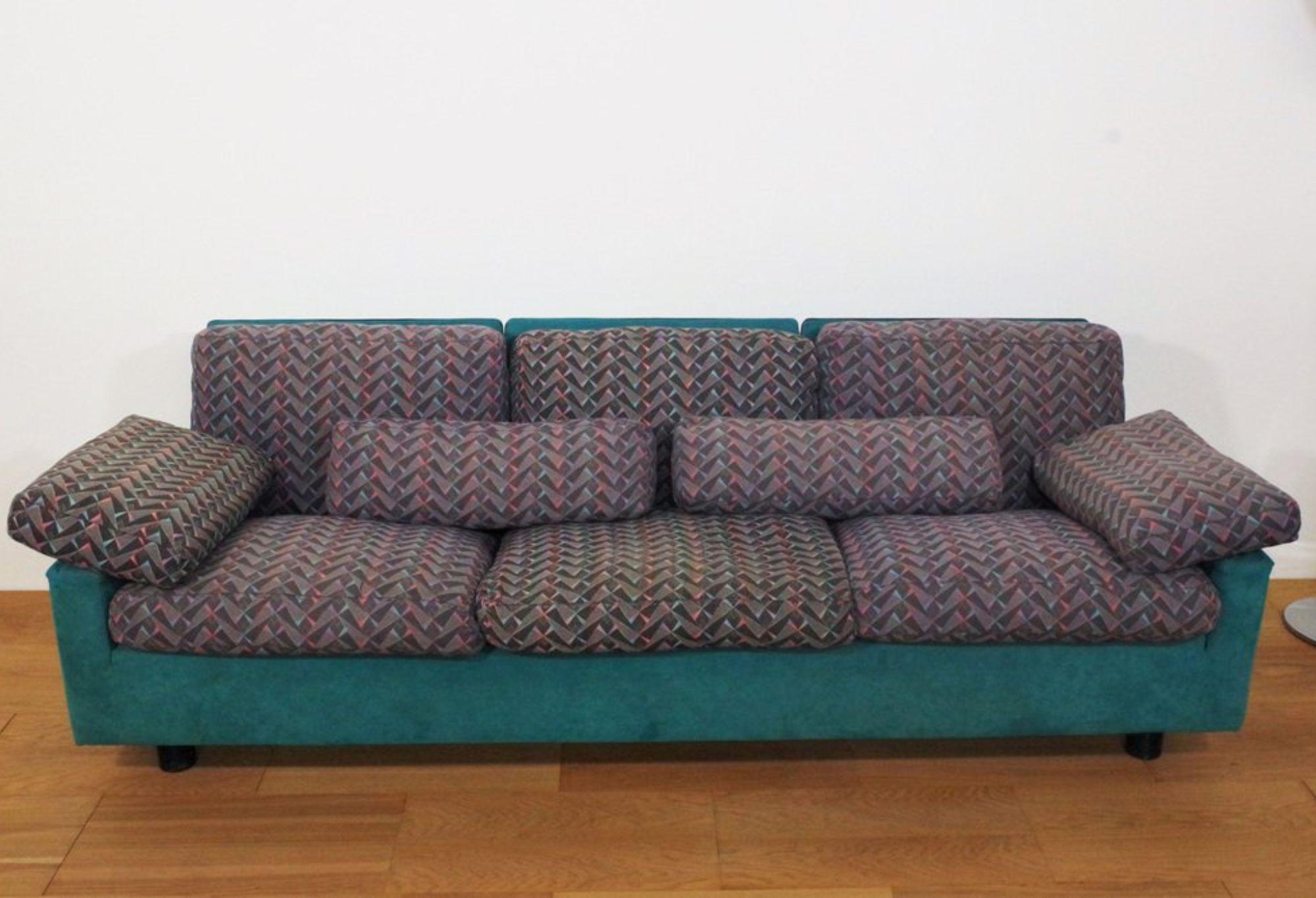 Vintage 1970s Busnelli Sofá de tres plazas - Aqua Green & Patterned Fabric en venta 3