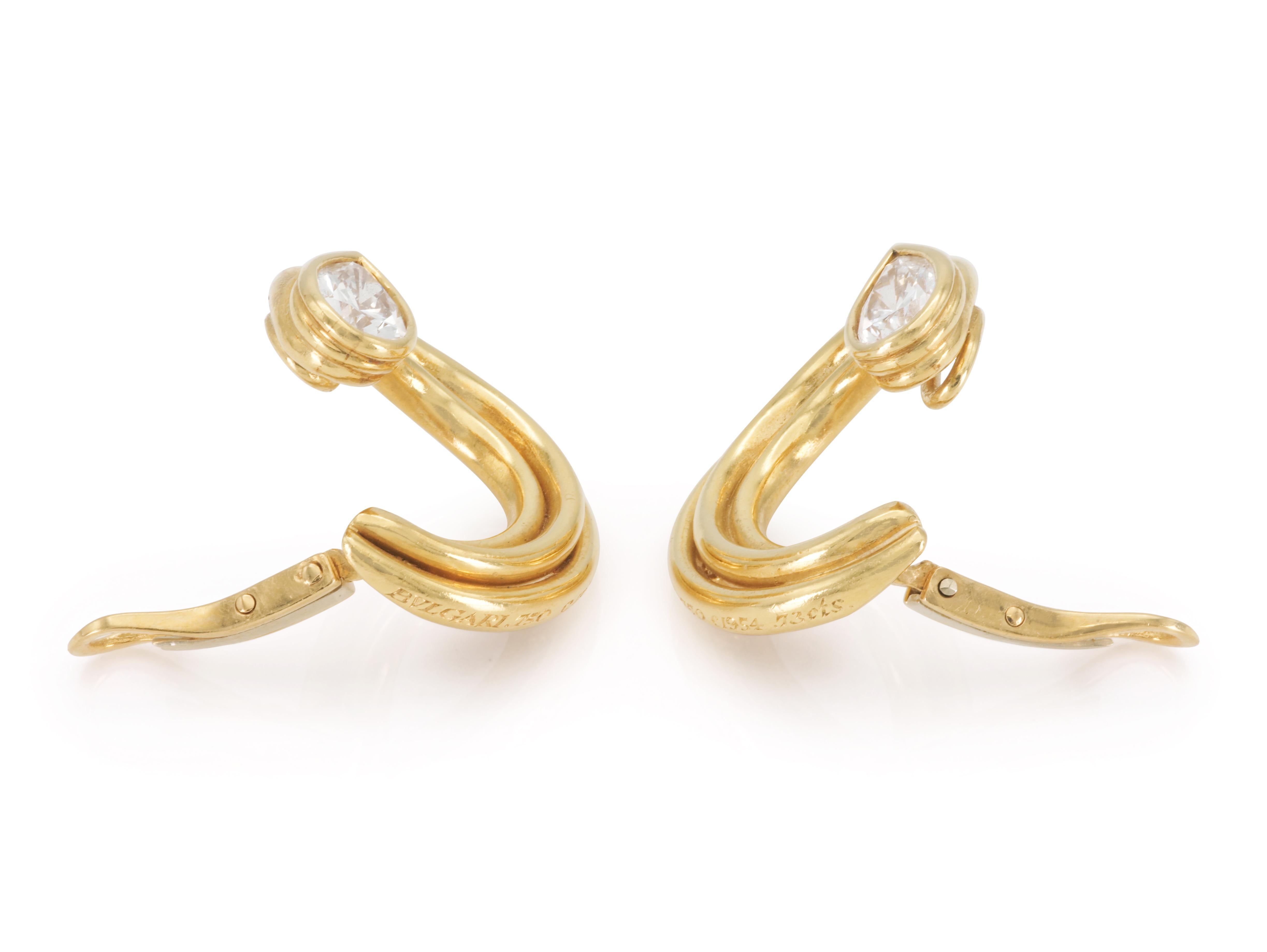 Pear Cut Vintage 1970s Bvlgari Gold and 1.50 Carat Pear-Shaped Diamonds Hoop Earrings