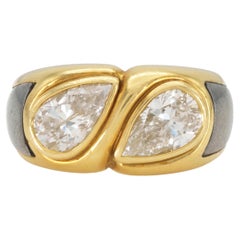 Anillo vintage Bvlgari de oro bicolor de los años 70 y diamantes en forma de pera de 2,33 quilates