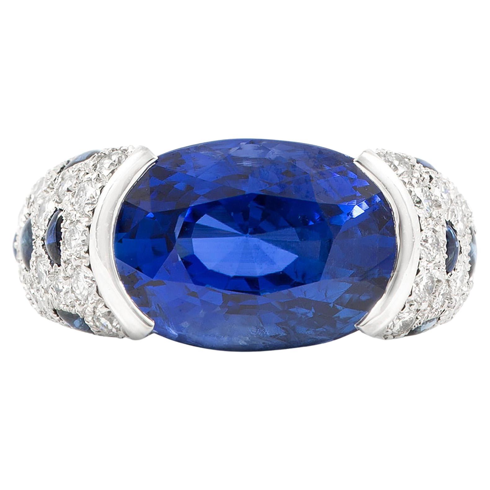 Vintage 1970s Cartier 13.00 Carat Ceylon Sapphire Panthere Ring with Diamonds