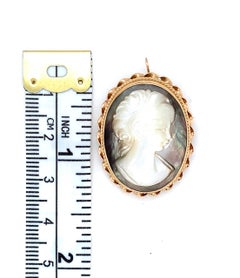 Vintage 1970s Carved Mother of Pearl Cameo 14K Yellow Gold Pin/Pendant
