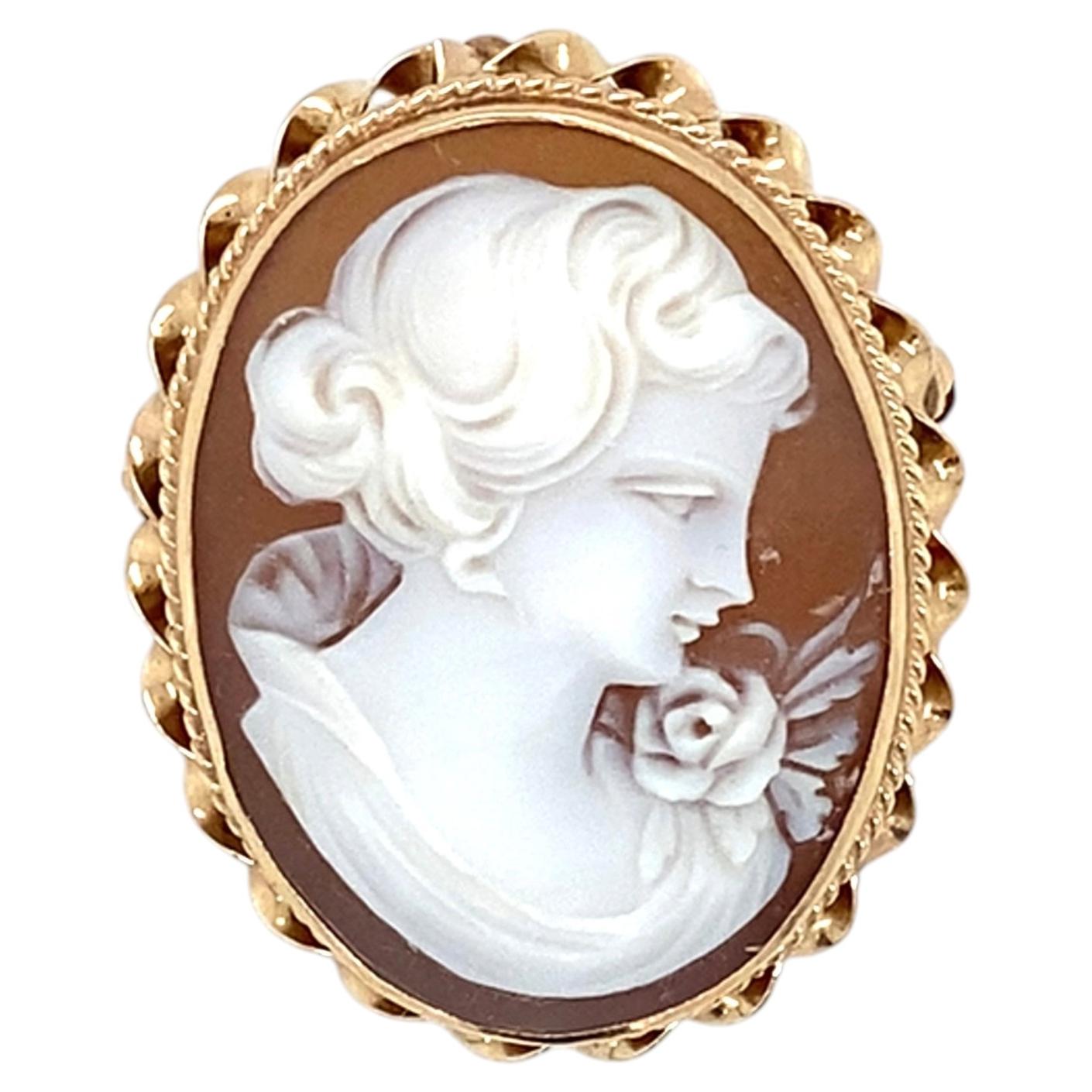 Vintage 1970s Carved Shell Cameo 14K Yellow Gold Pin/Pendant