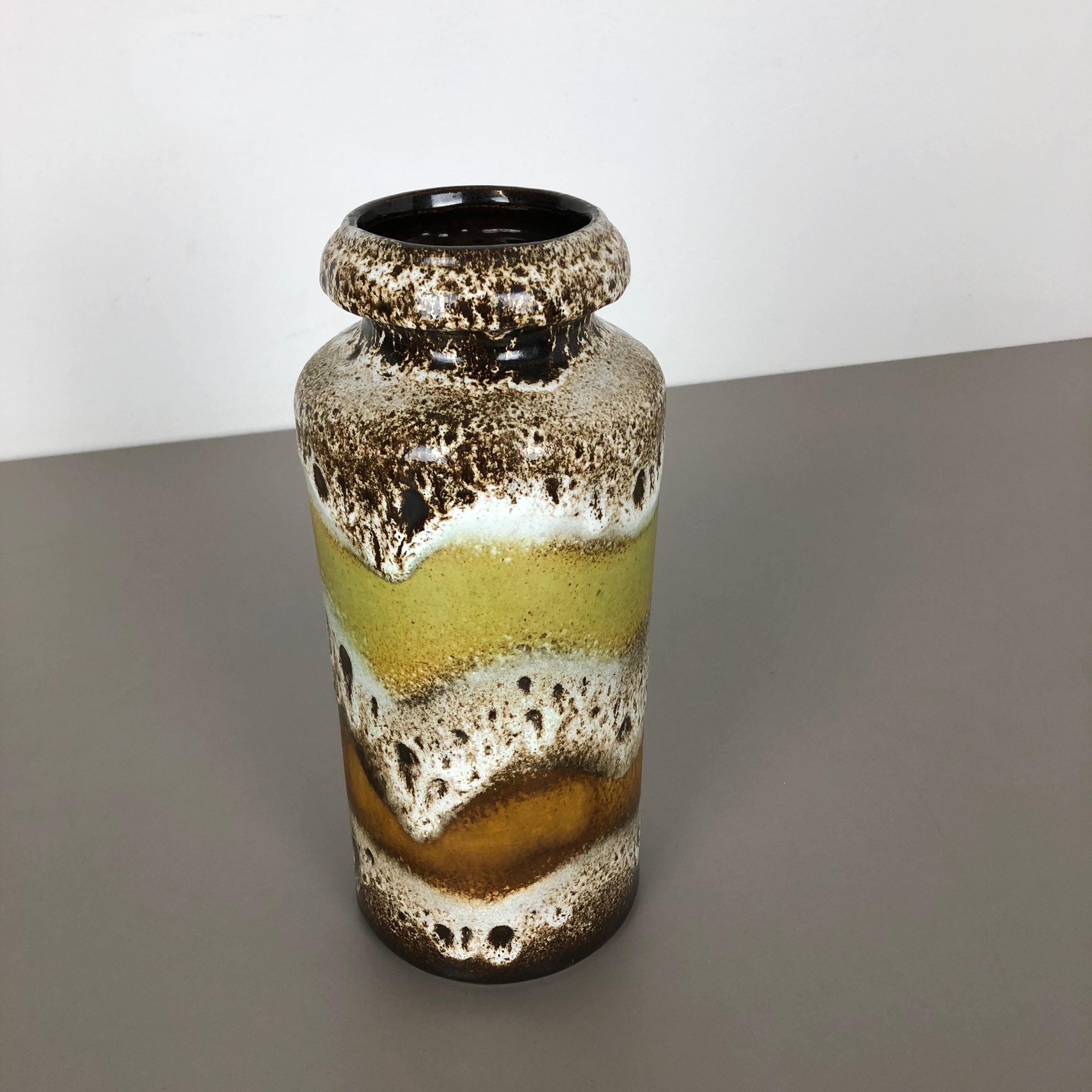 Article:

Pottery ceramic vase

Fat lava


Producer:

Scheurich, Germany


Decade:

1970s


Origin:

Germany



Original vintage 1970s pottery ceramic vase in Germany. High quality German production with a nice abstract