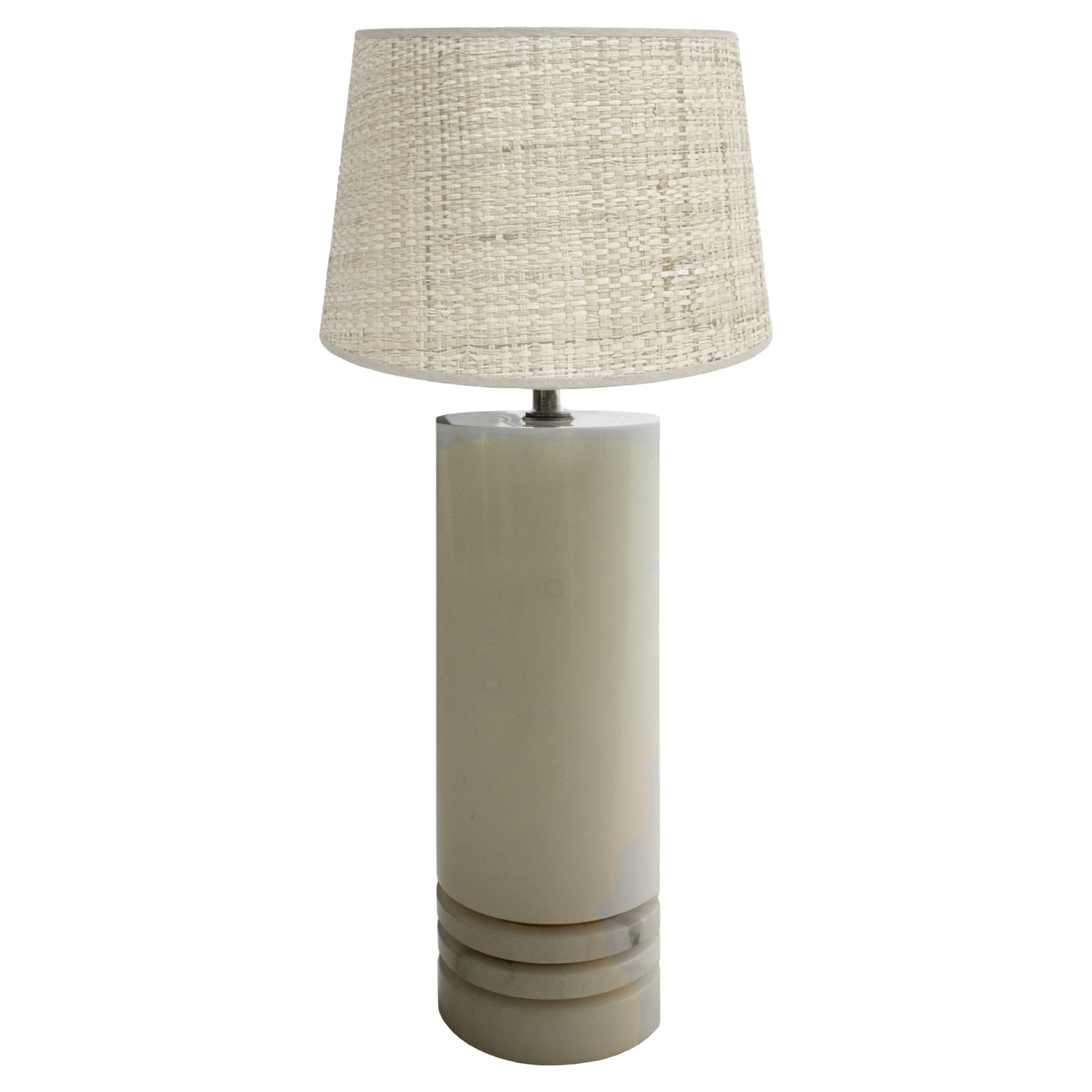 Vintage 1970er Cerri Nestore Weiß Alabaster Tischlampe: Eine kühne Mischung aus Eleganz