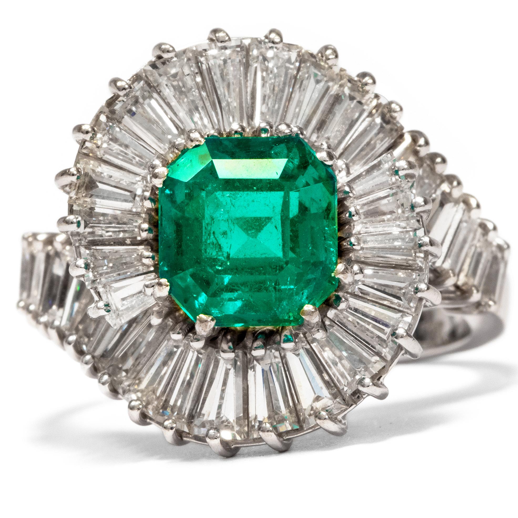 An emerald's colour, purity and origin all count towards its quality. The colour should remind us of the rich green of the rainforest. The inclusions should be few, although there are always some – the so-called 