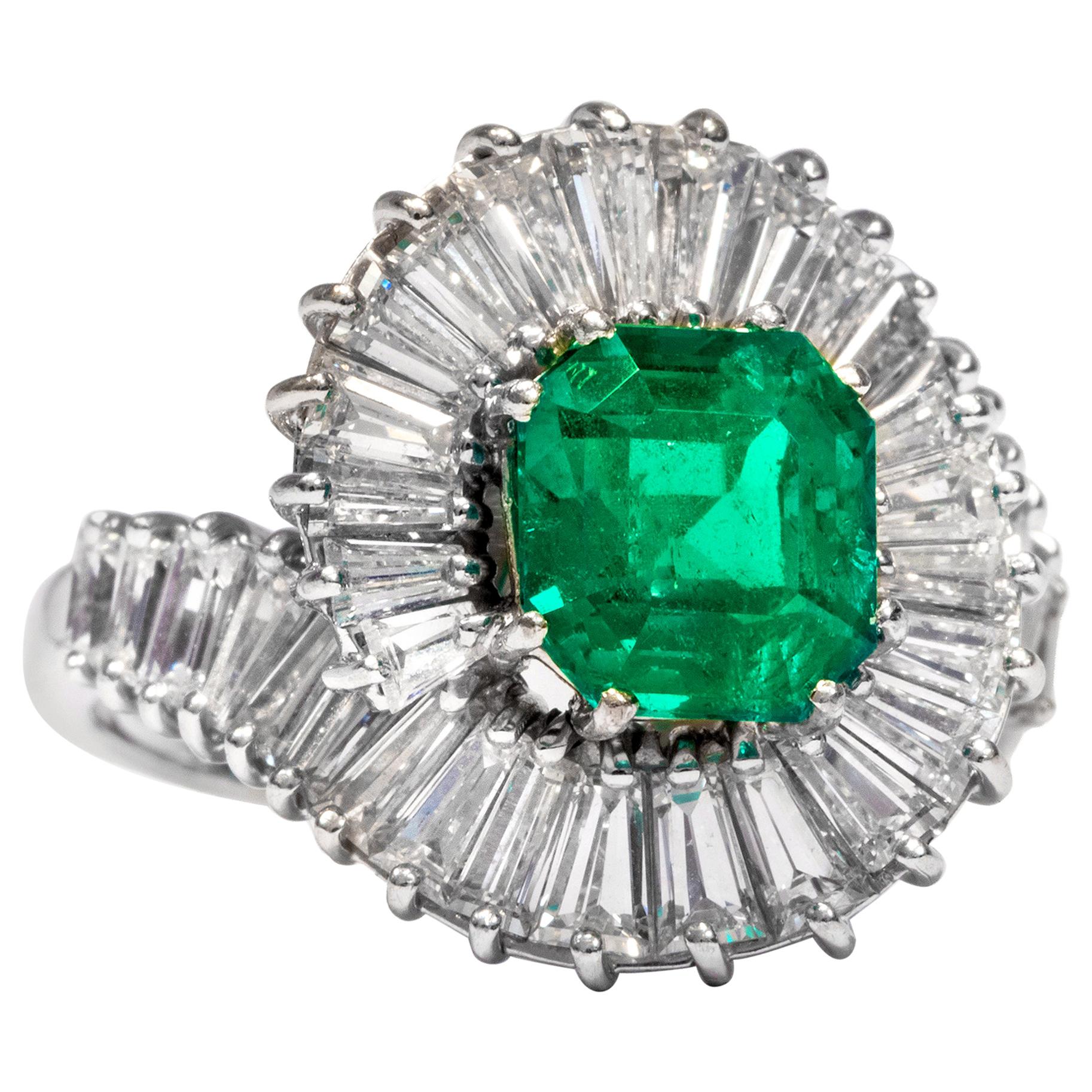 Vintage 1970s Certified 1.88 Carat Colombian Emerald Diamond Ballerina Ring For Sale