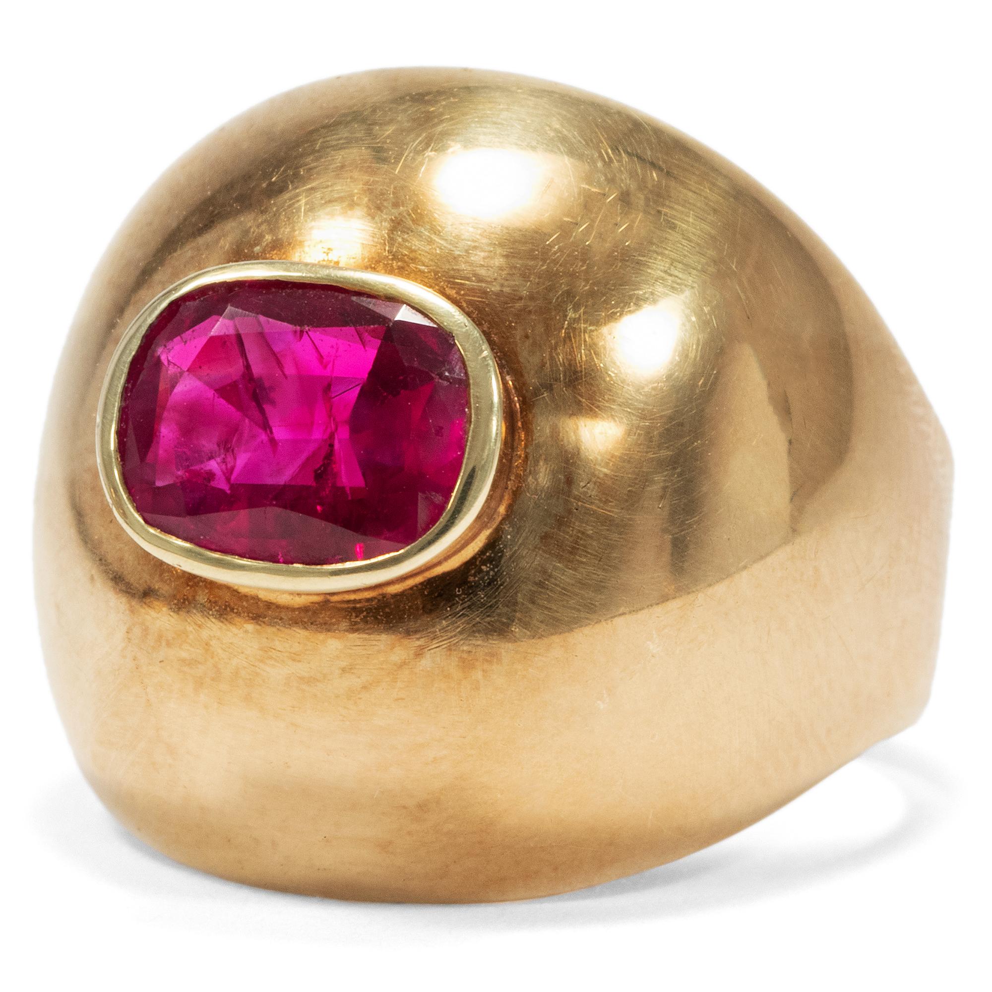 Retro Vintage 1970s Certified Untreated No Heat 1.4 Carat Burma Ruby Gold Domed Ring For Sale