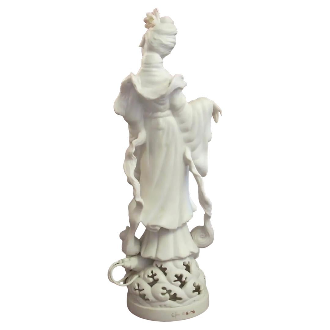Vintage 1970’s Chinese Kwan Yin Cybis Porcelain Figure In Good Condition For Sale In Naples, FL