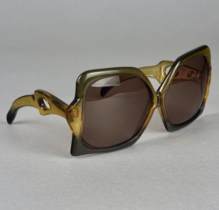 Vintage 1970s CHRISTIAN DIOR Oversized Butterfly Space Age Sunglasses In Excellent Condition For Sale In Kingersheim, Alsace