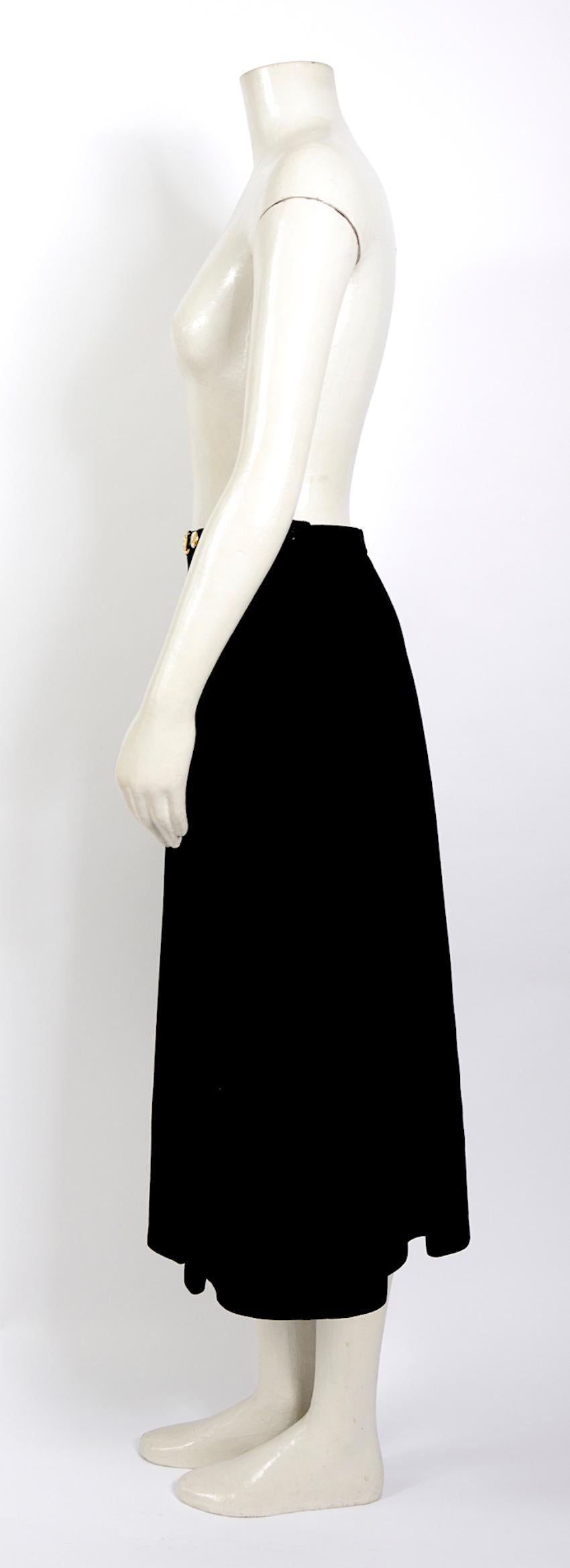 Vintage 1970s classic Céline black high waisted pleated skirt In Excellent Condition In Antwerp, BE