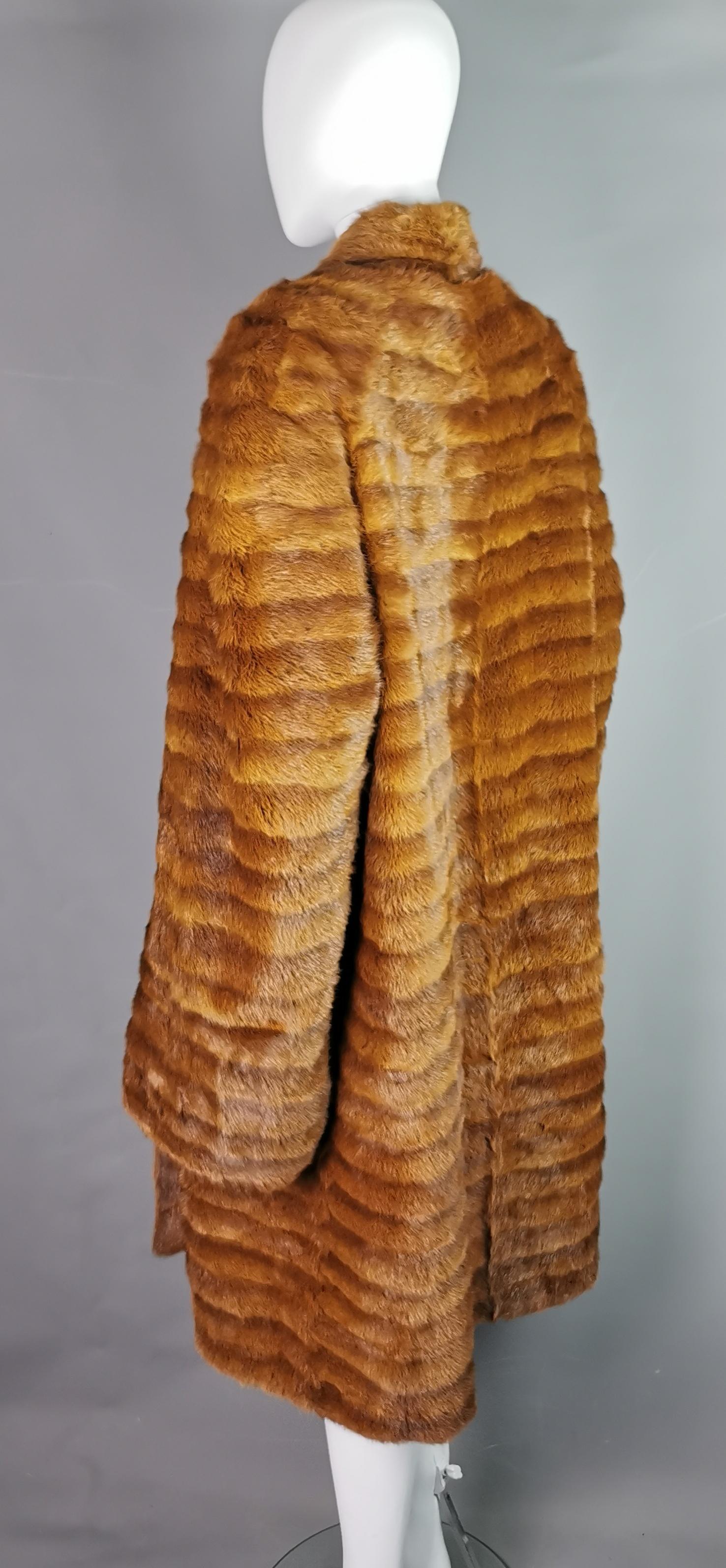 Manteau long en fourrure de coney vintage des années 1970  Bon état - En vente à NEWARK, GB