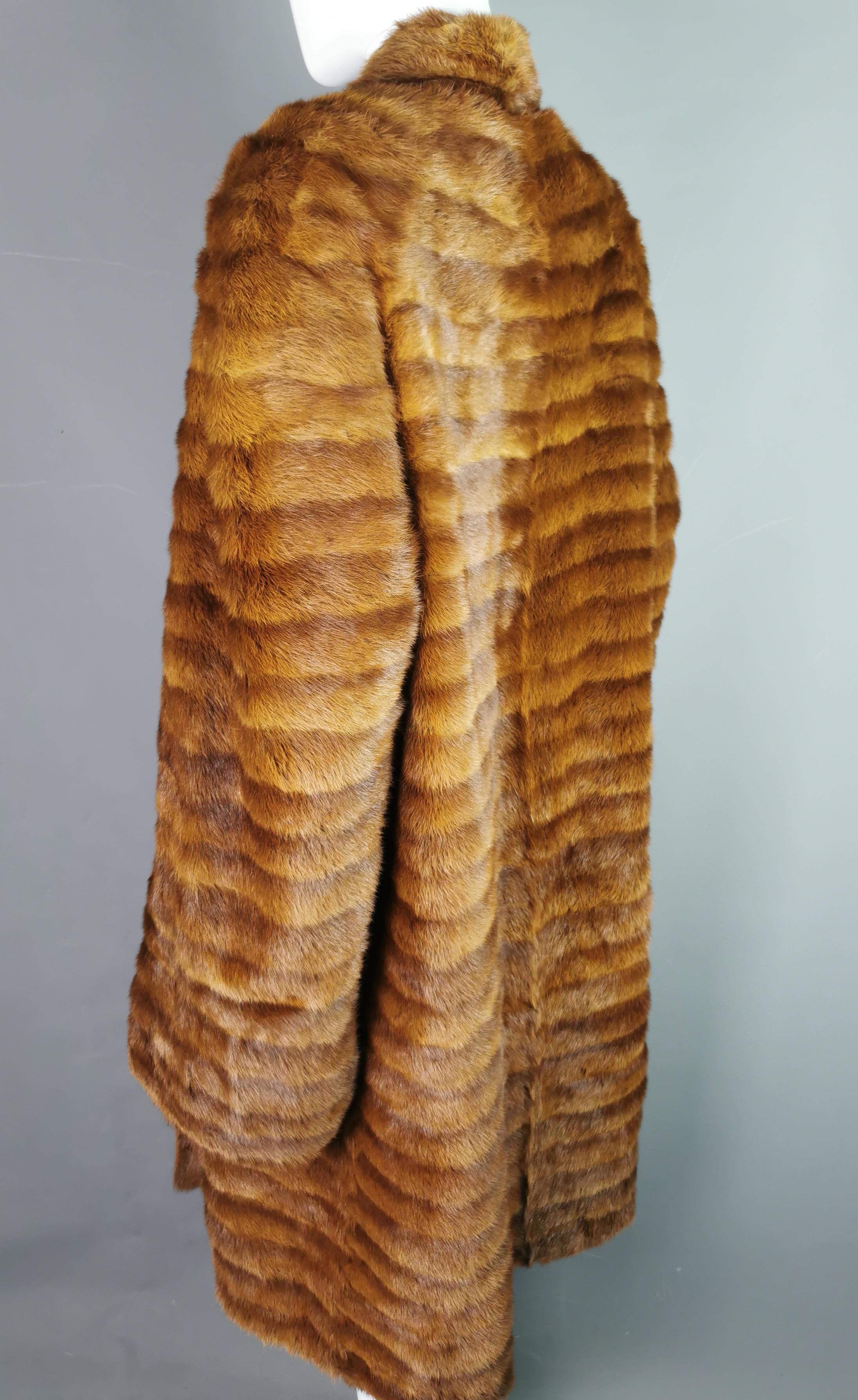 Manteau long en fourrure de coney vintage des années 1970  en vente 1